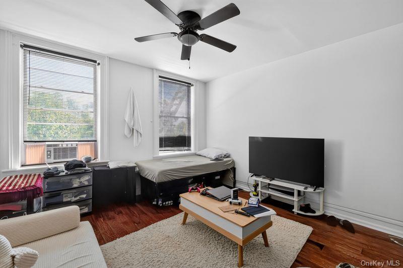 132 W Boston Post Road Property Photo 21