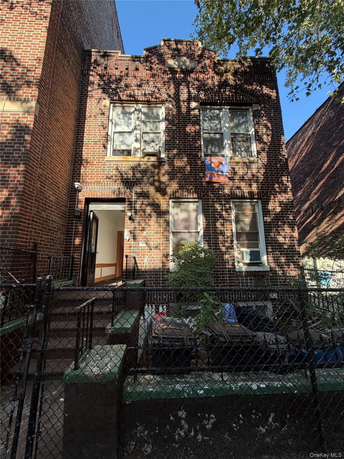 677 Ralph Avenue Property Photo 1