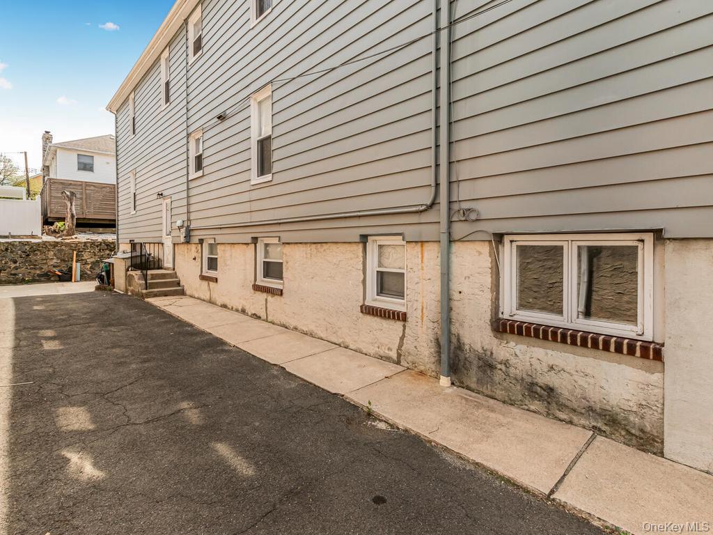 18 Lindsey Street Property Photo 3