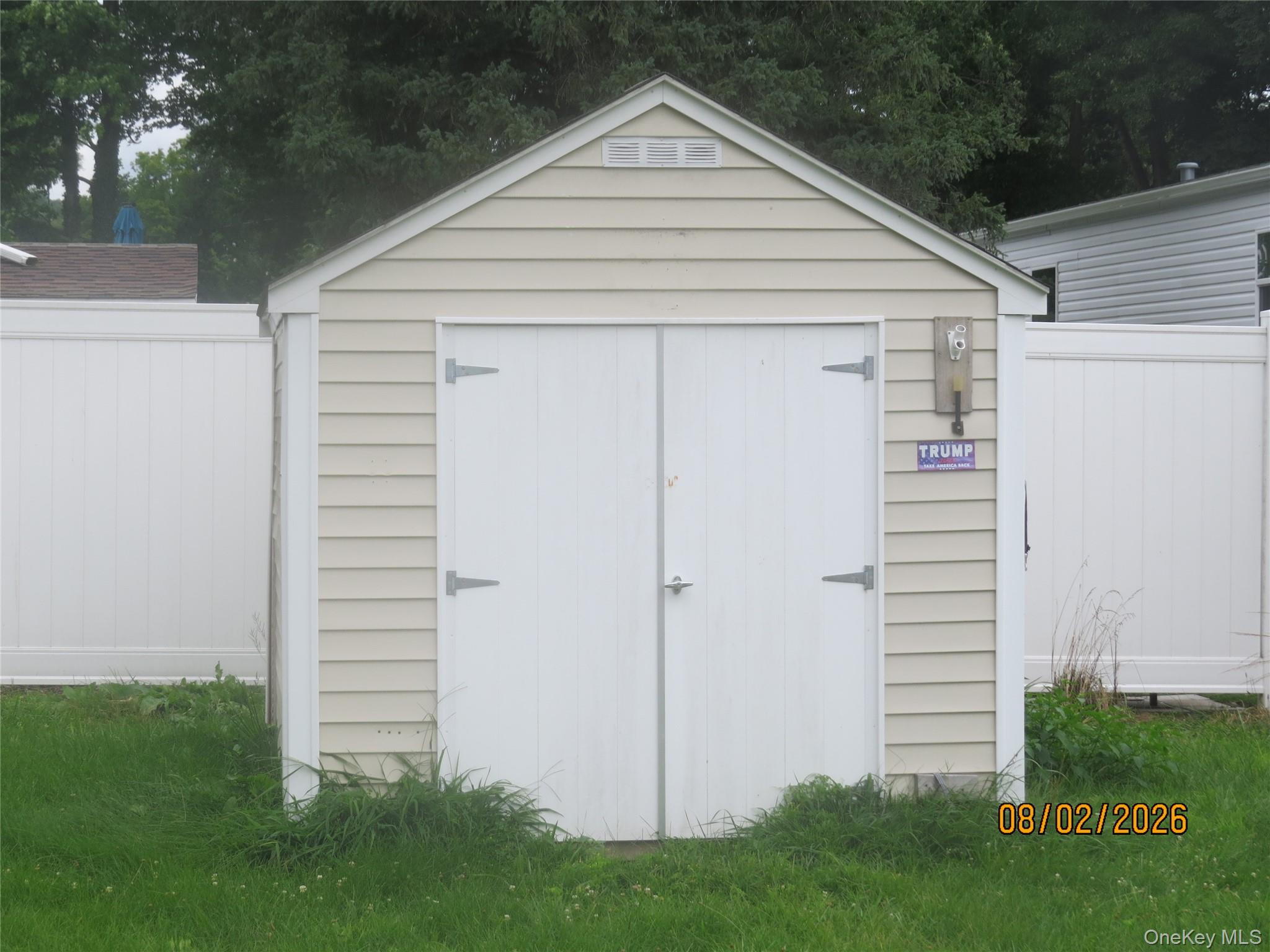 723 Beekman Road 30 Property Photo 3