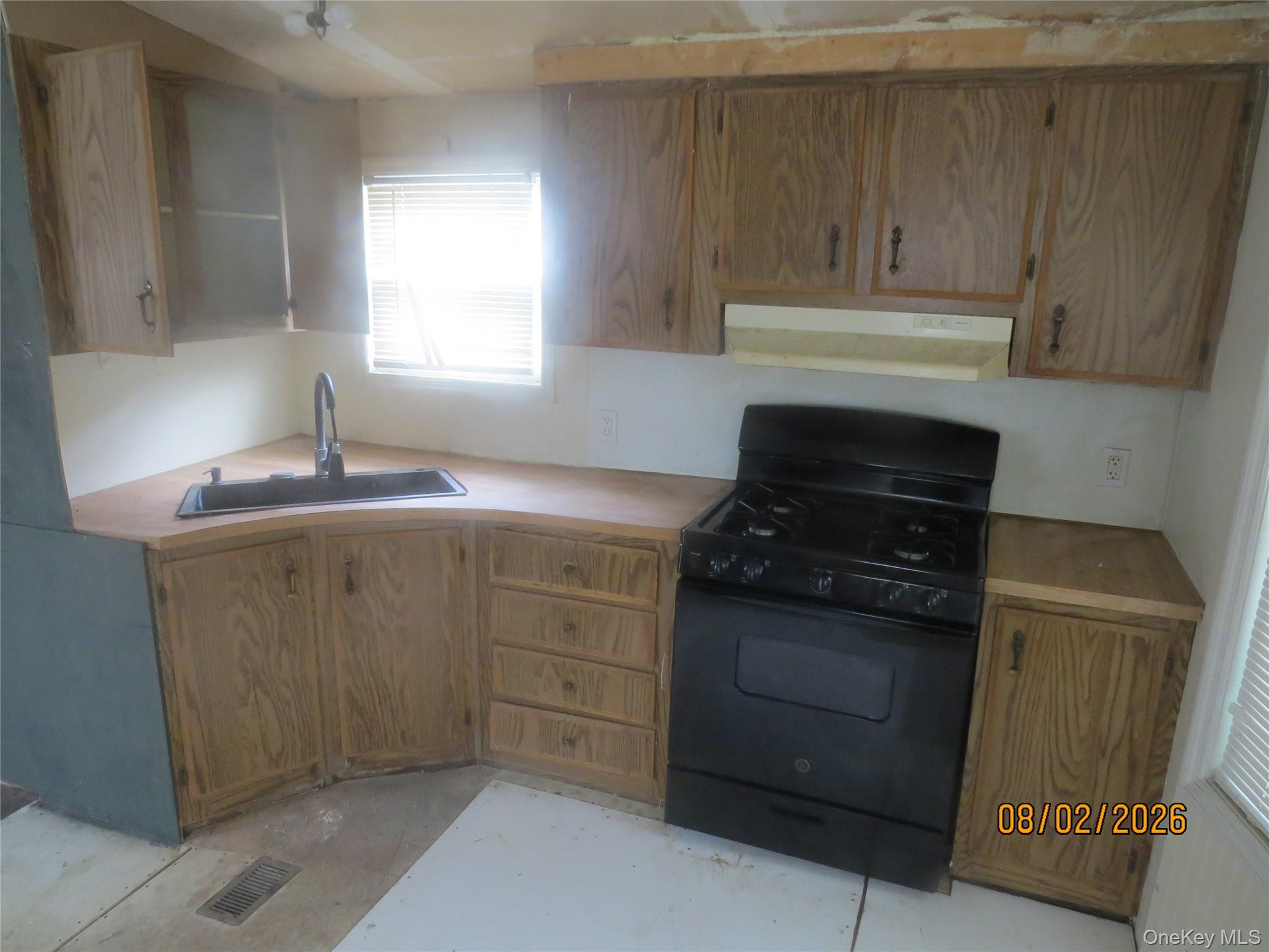 723 Beekman Road 30 Property Photo 5