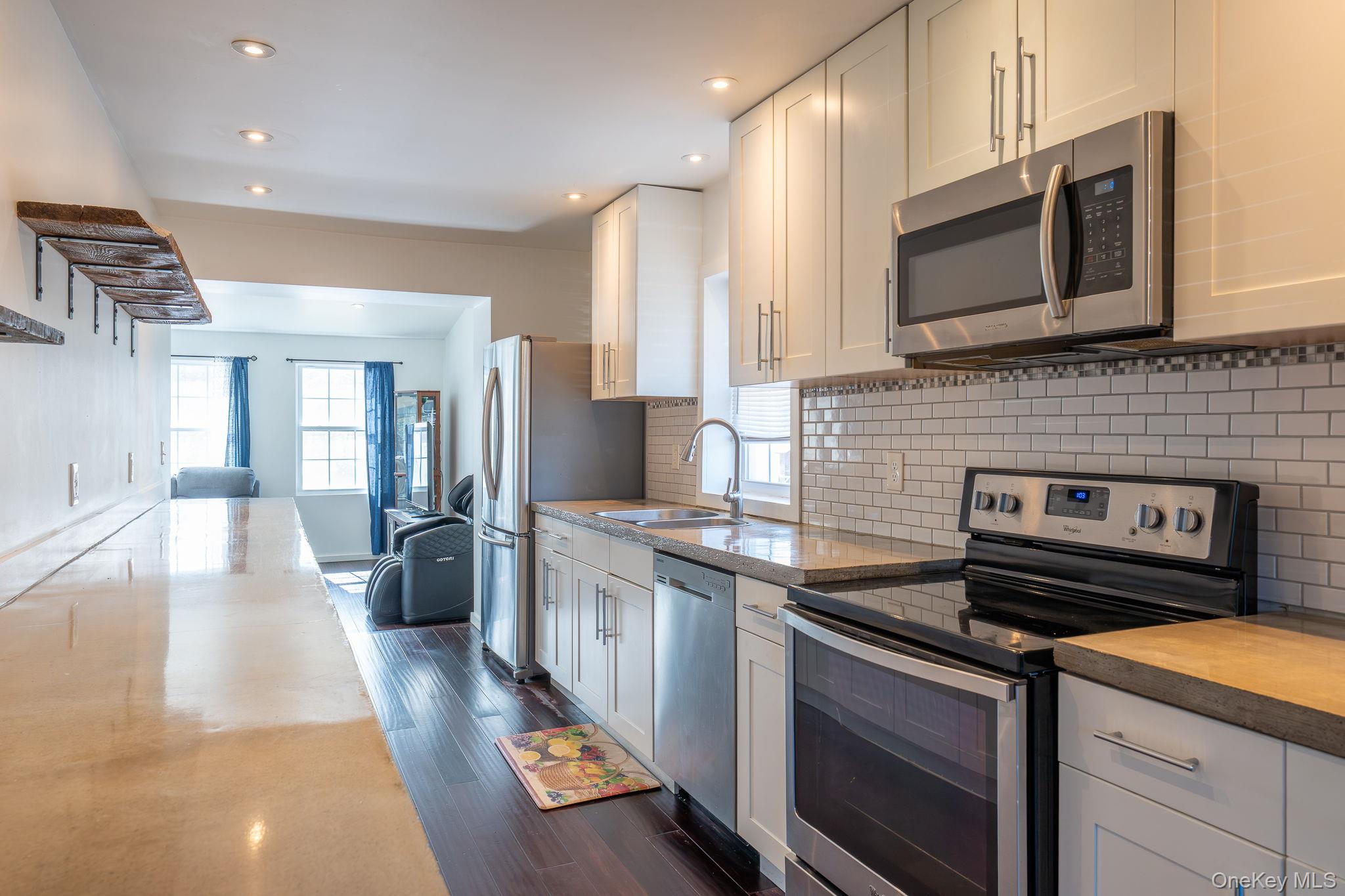27 Walnut Street Property Photo 4