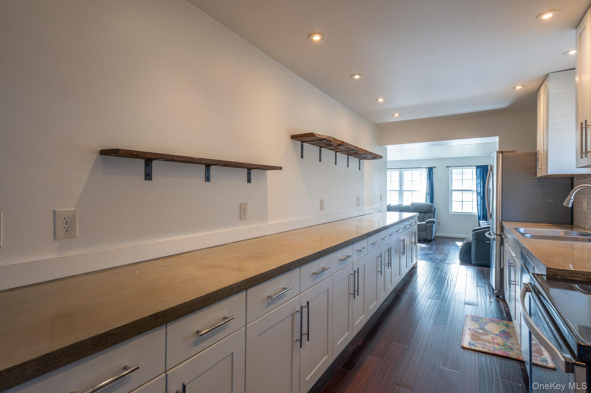 27 Walnut Street Property Photo 5