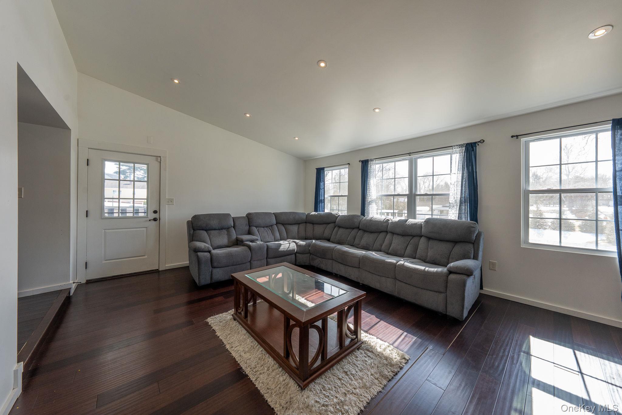 27 Walnut Street Property Photo 11