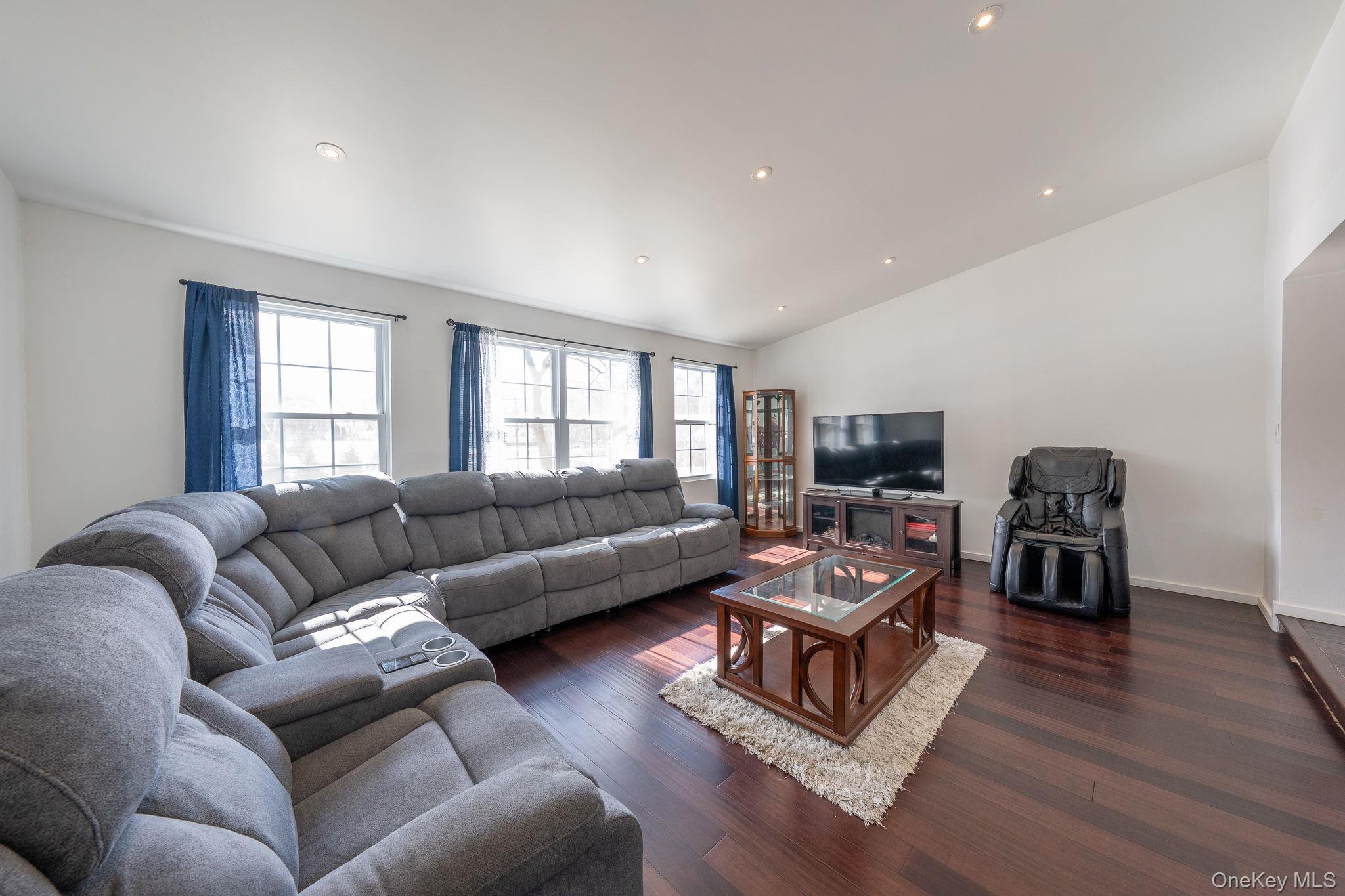 27 Walnut Street Property Photo 13