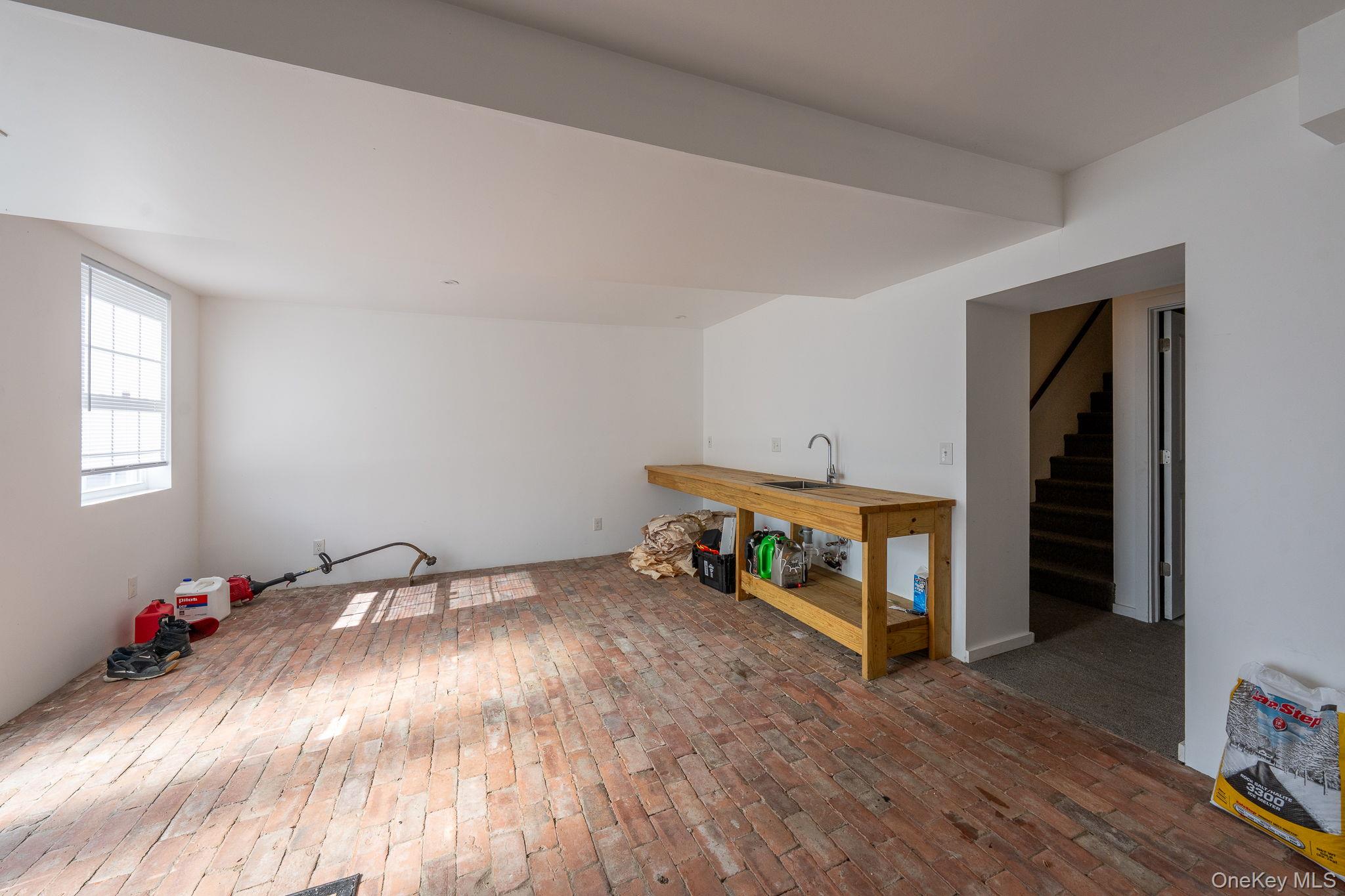 27 Walnut Street Property Photo 26
