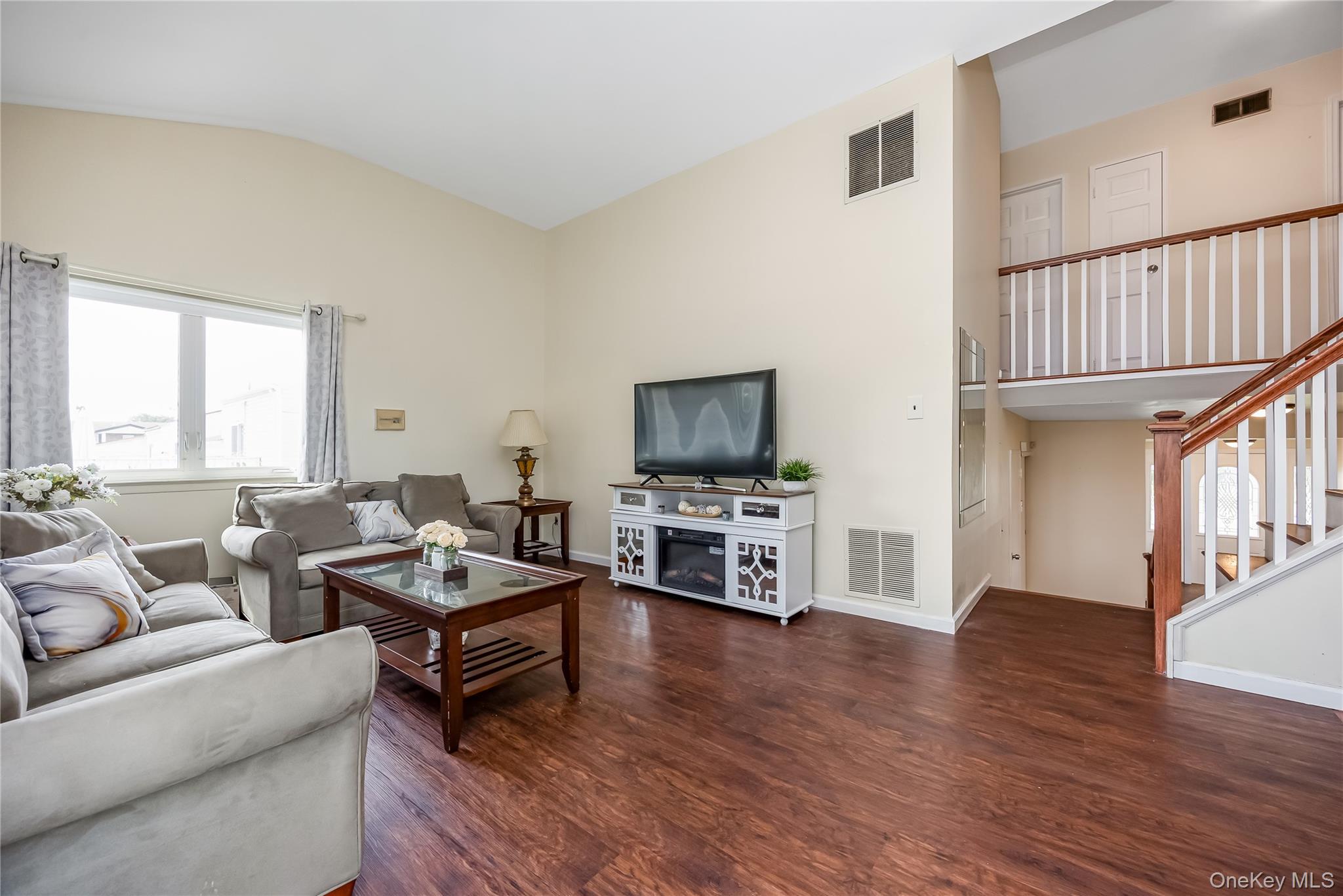 1 Autumn Lane Property Photo 17