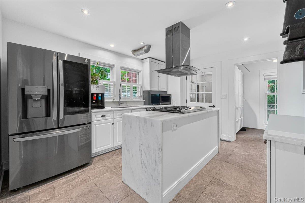 1 Wellington Avenue Property Photo 15