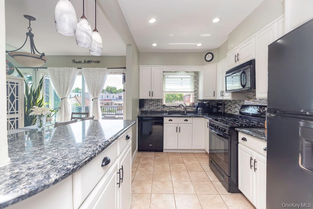 1915 Fowler Avenue Property Photo 8