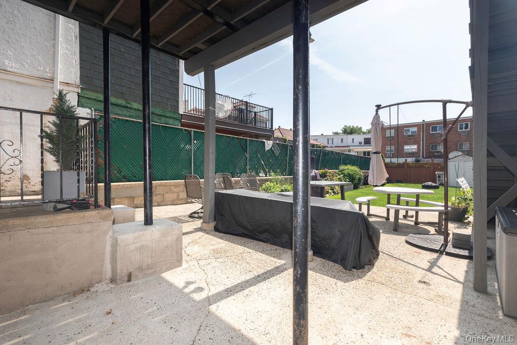 1915 Fowler Avenue Property Photo 28