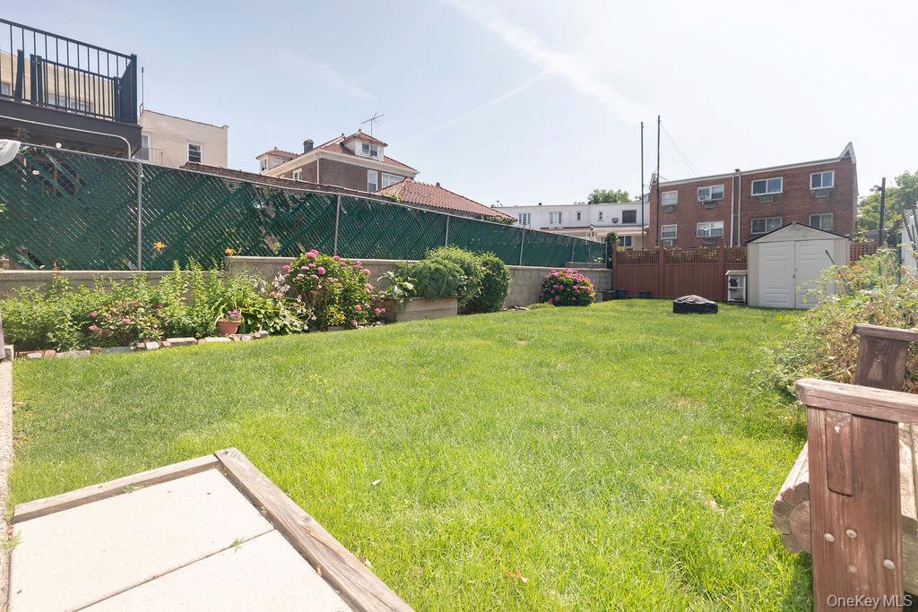 1915 Fowler Avenue Property Photo 31