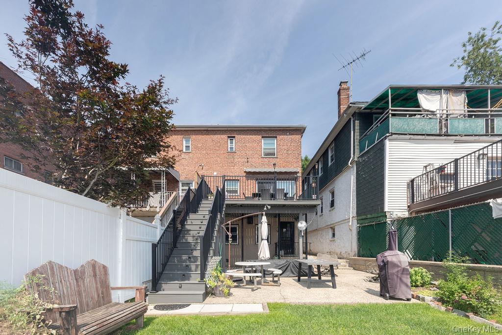 1915 Fowler Avenue Property Photo 34