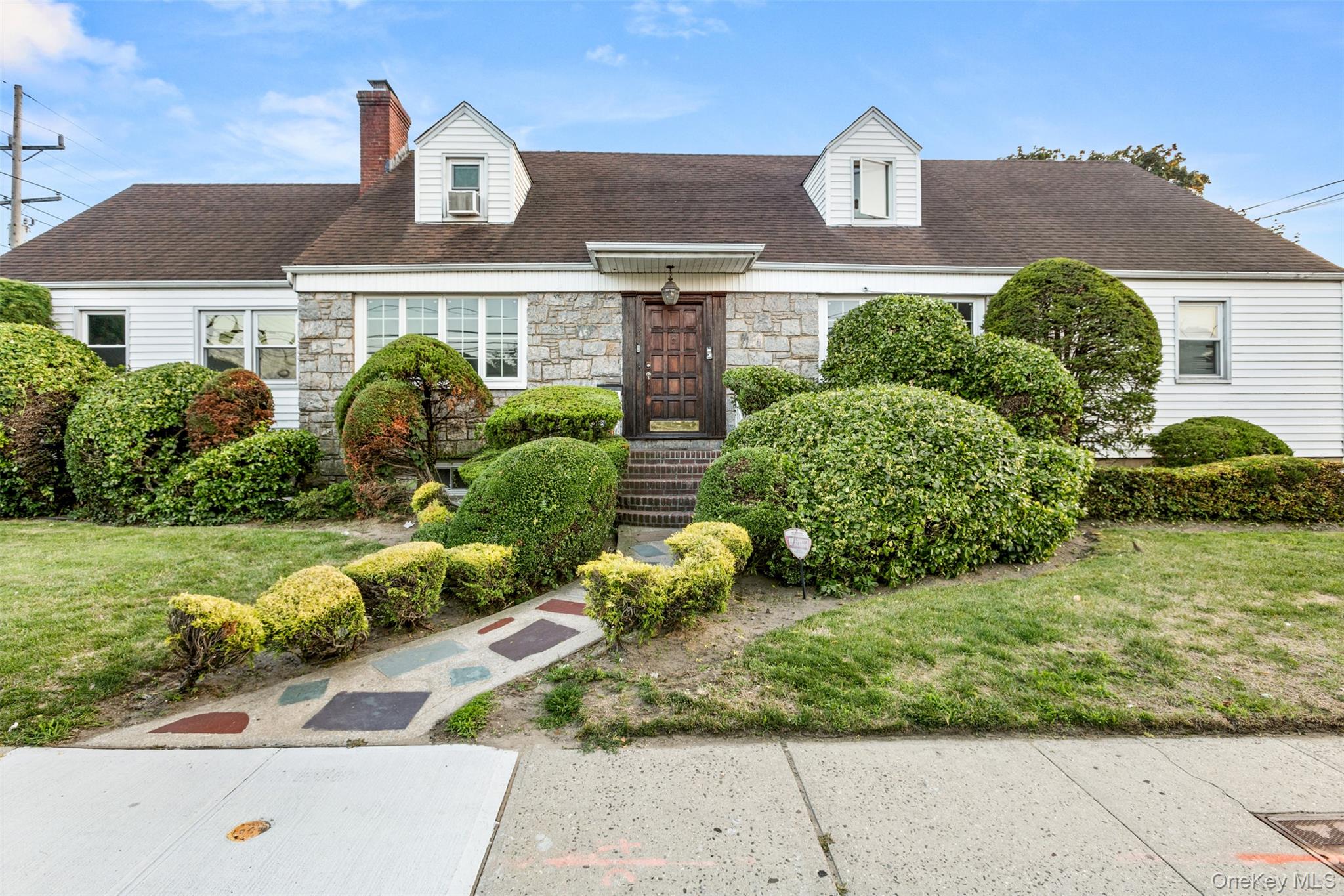 336 Scranton Avenue Property Photo 1
