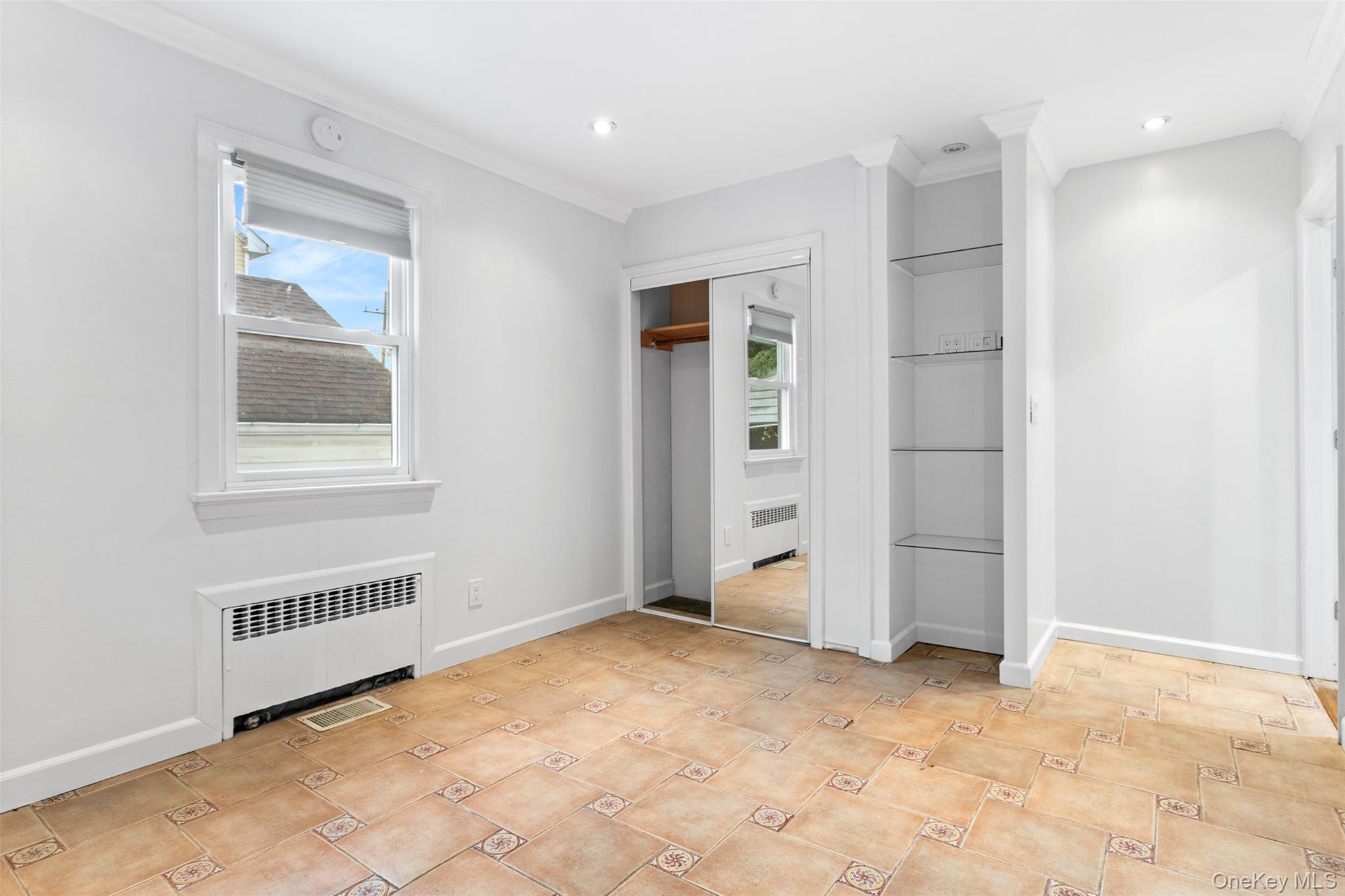336 Scranton Avenue Property Photo 7