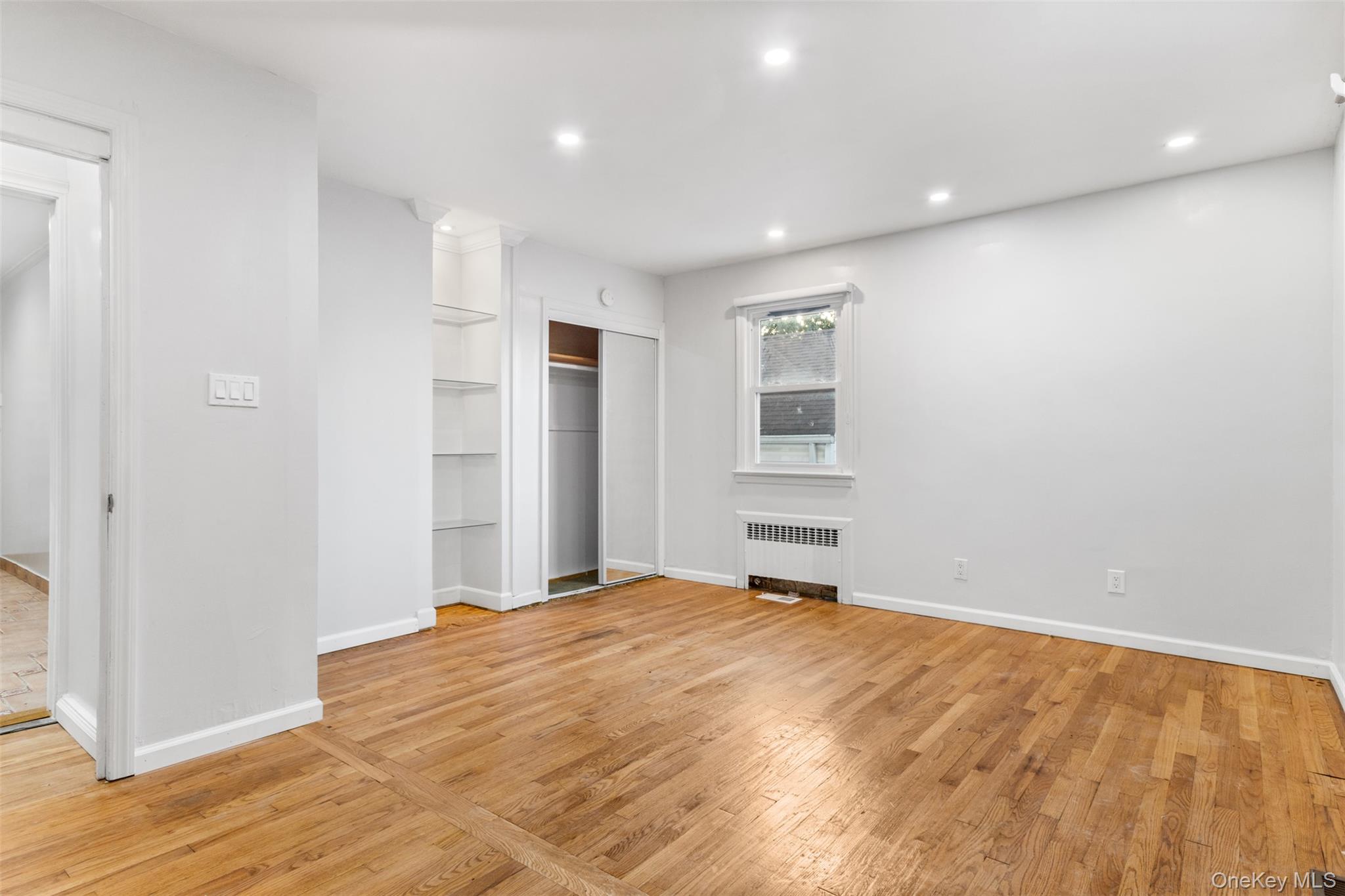 336 Scranton Avenue Property Photo 9