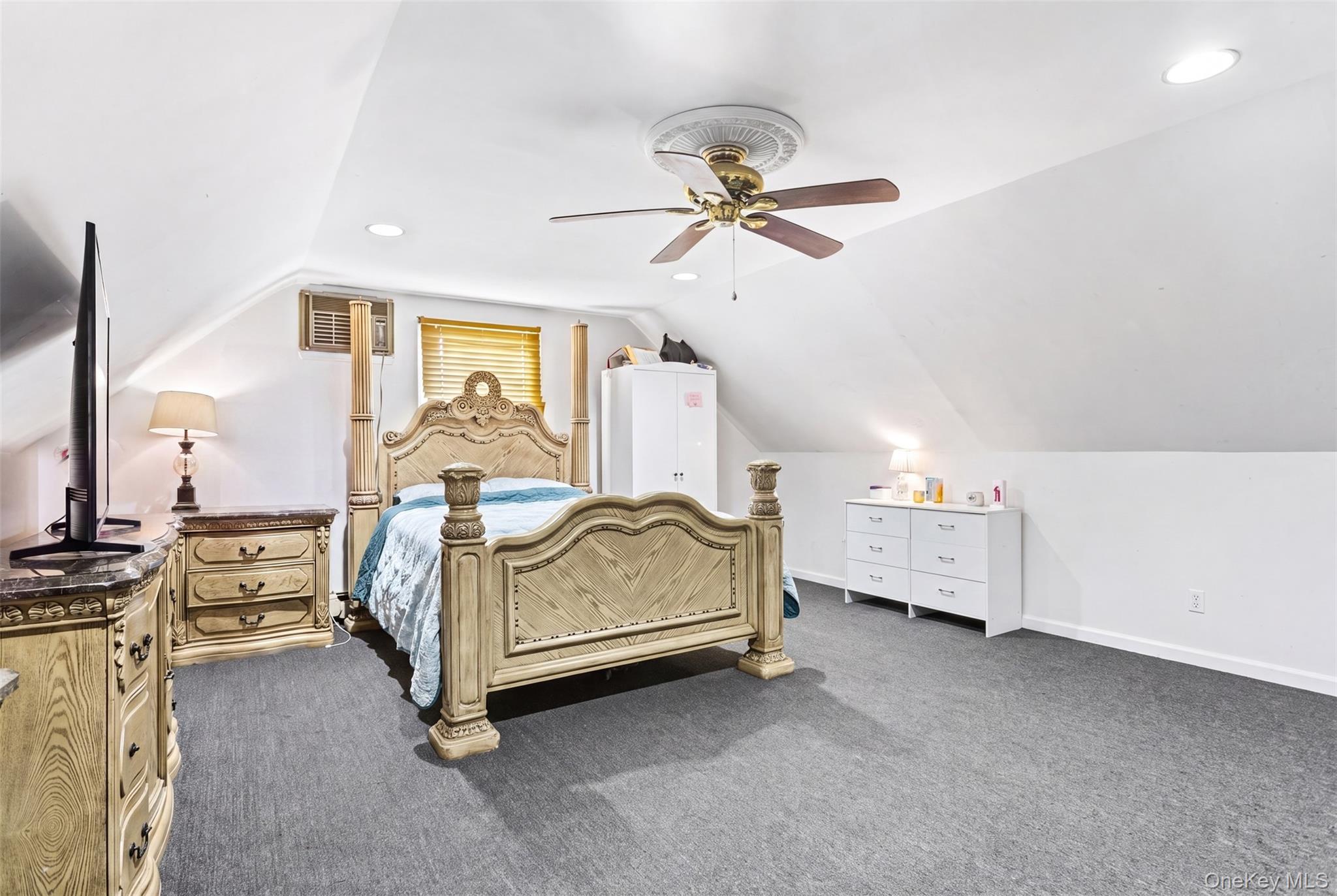 336 Scranton Avenue Property Photo 14