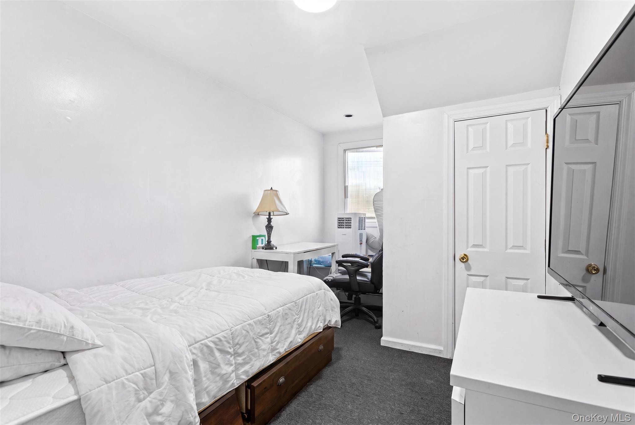 336 Scranton Avenue Property Photo 15