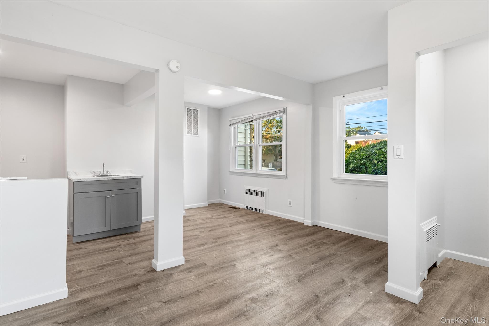 336 Scranton Avenue Property Photo 16