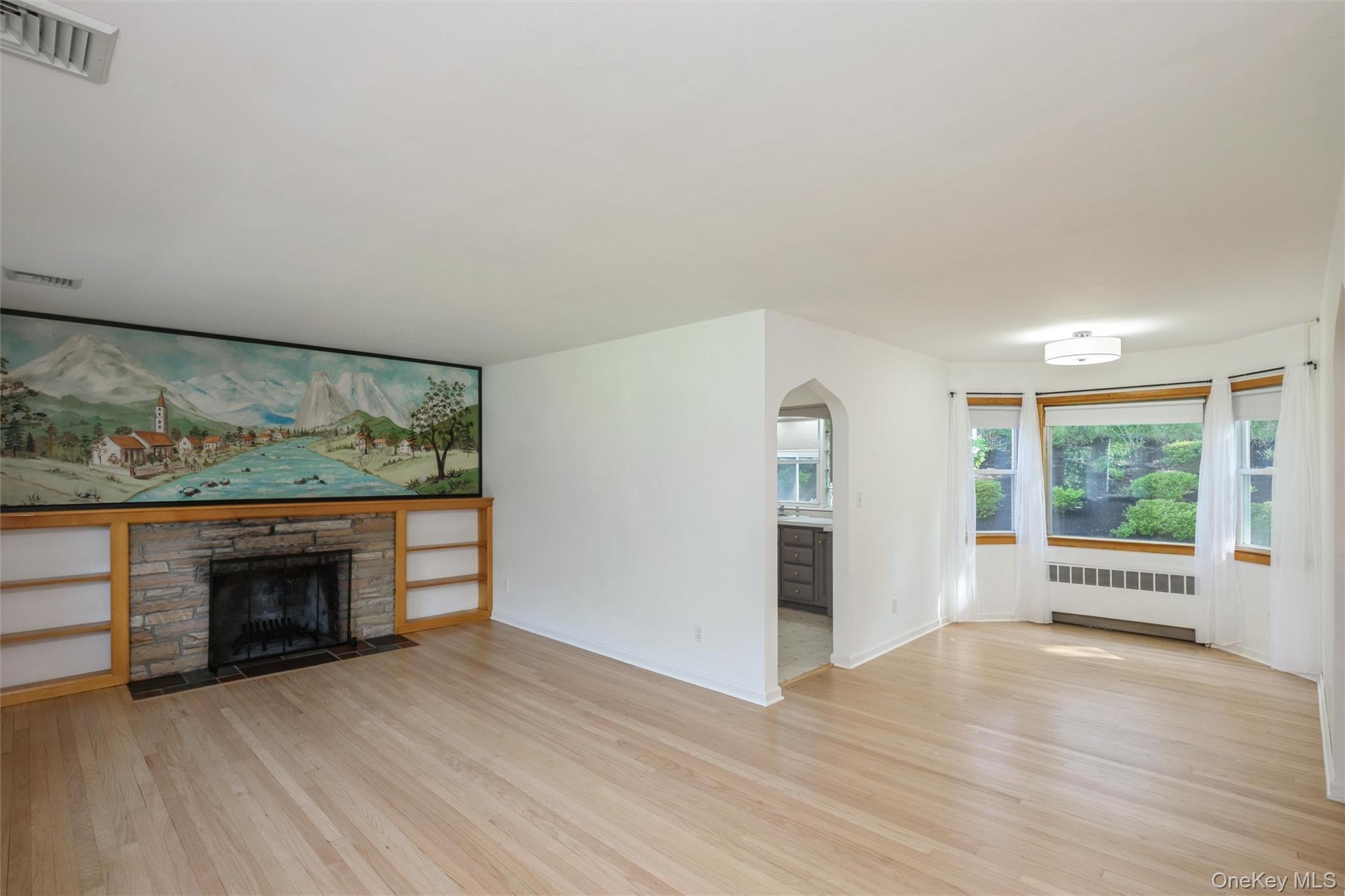 10 Old Northport Road Property Photo 7