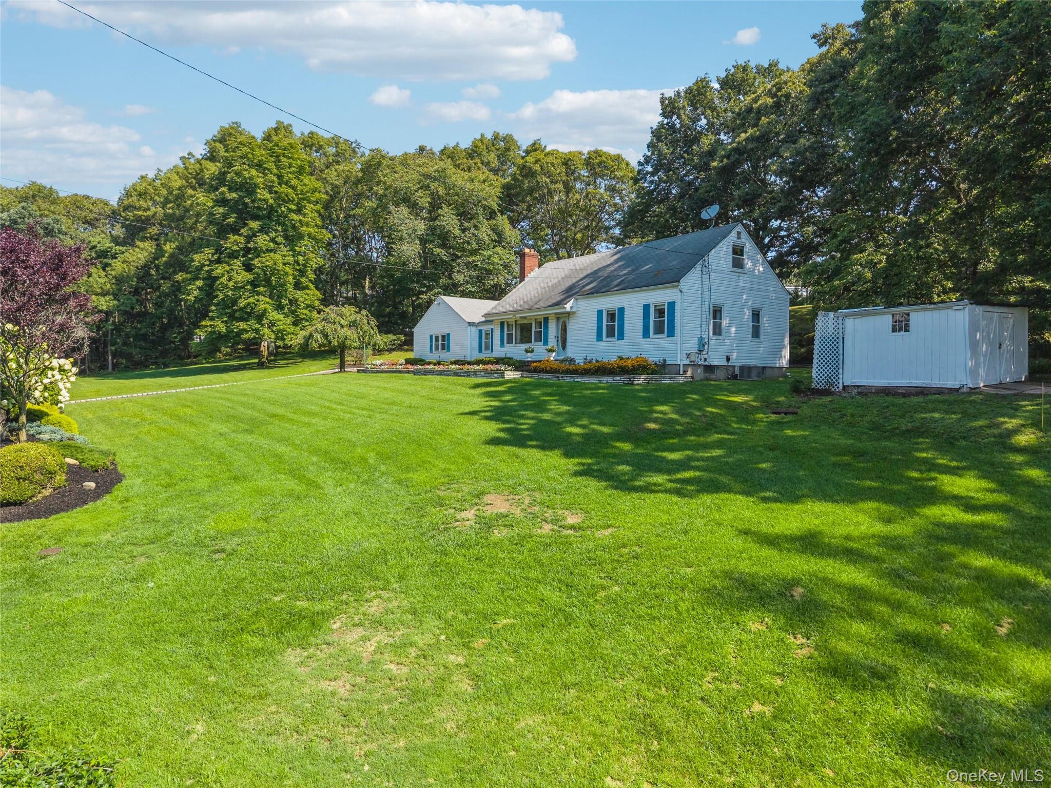 10 Old Northport Road Property Photo 33