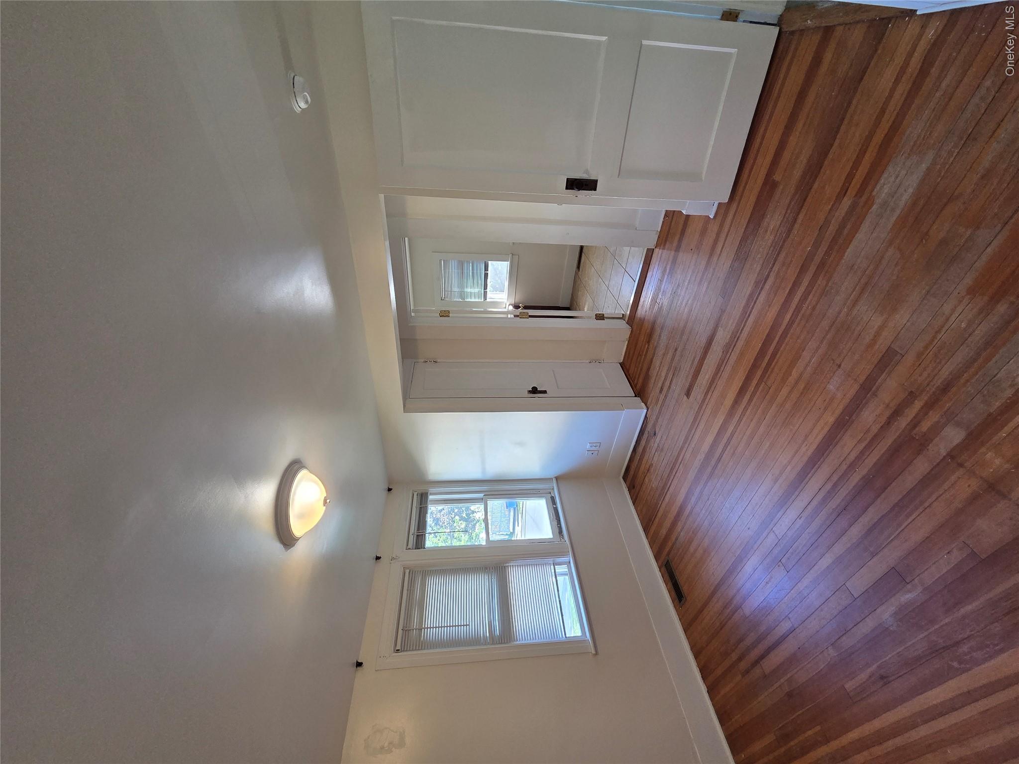 65 S Clinton Street B Property Photo 4