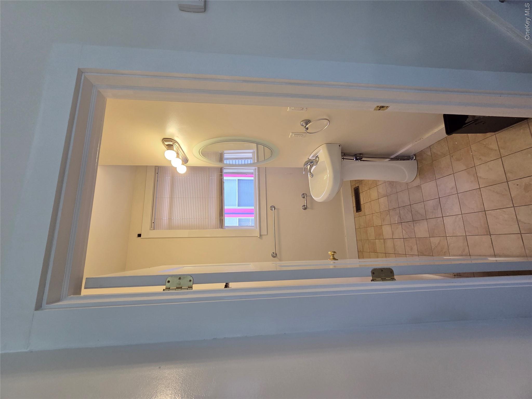65 S Clinton Street B Property Photo 8