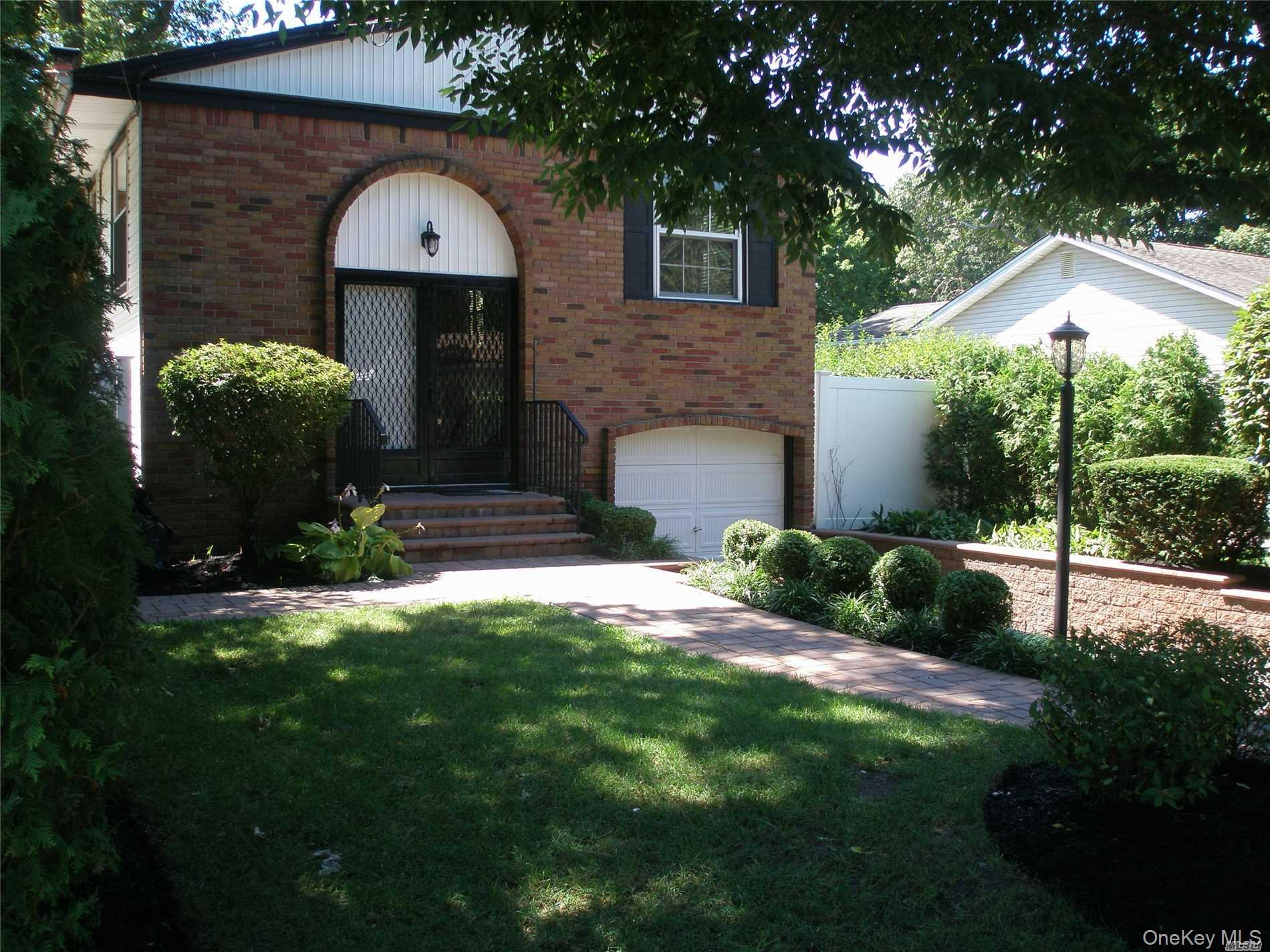 4924 Express Dr South Property Photo 2
