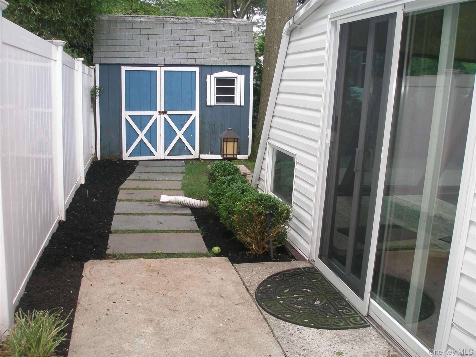 4924 Express Dr South Property Photo 4