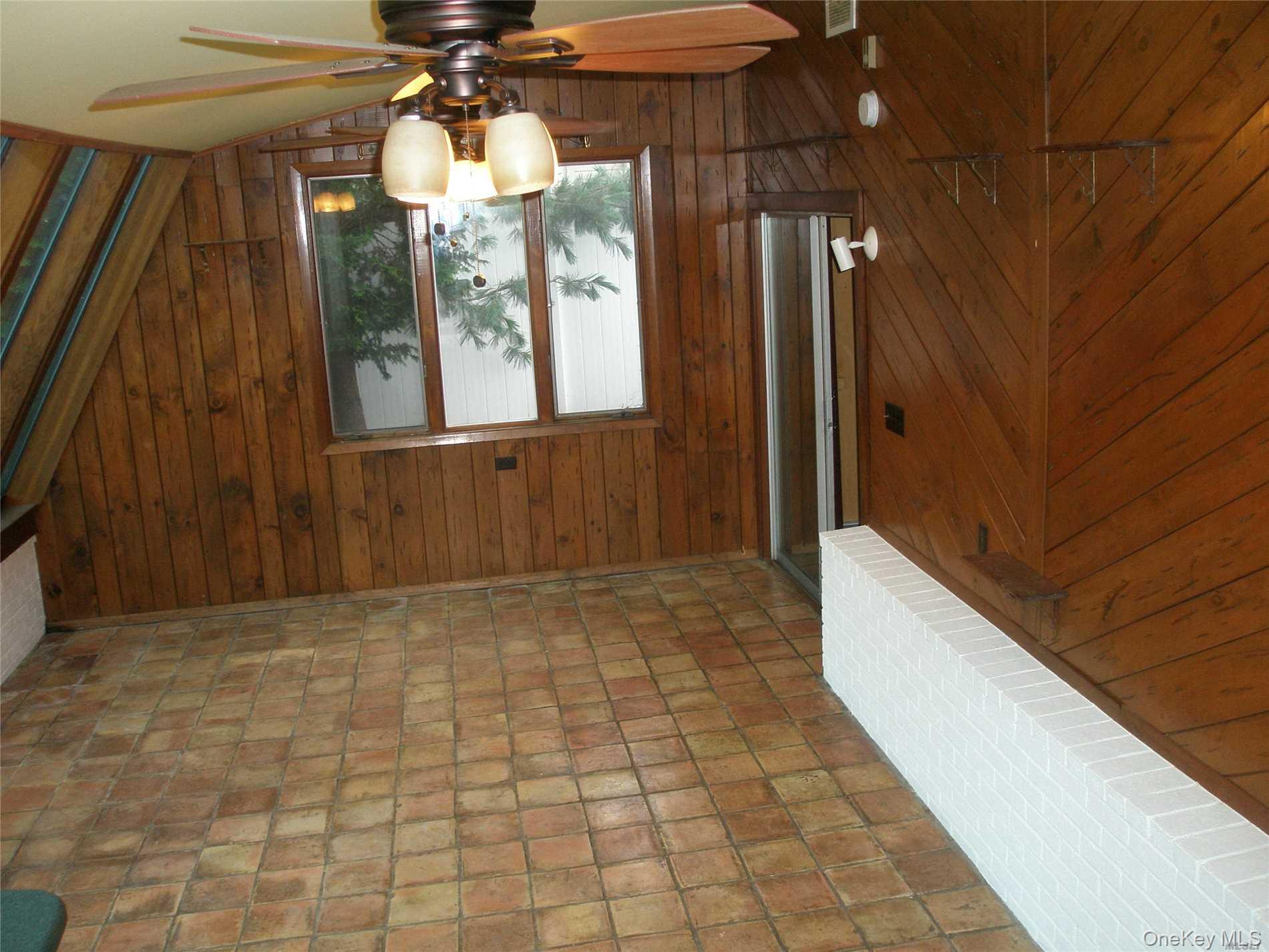 4924 Express Dr South Property Photo 6