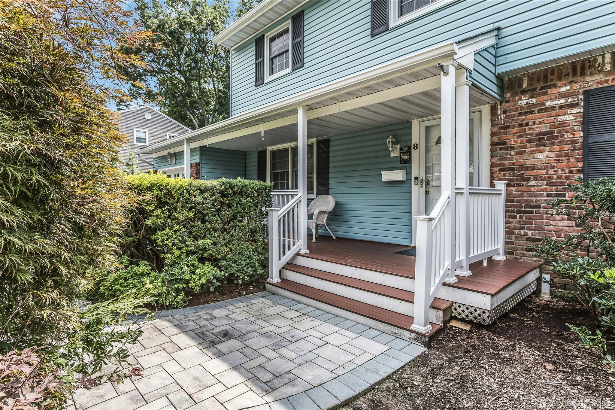 8 Lenmore Drive Property Photo 3
