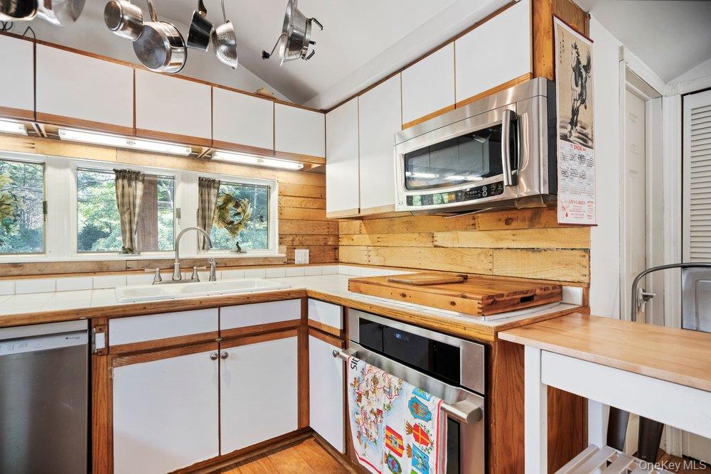 64 Sally Lane Property Photo 10