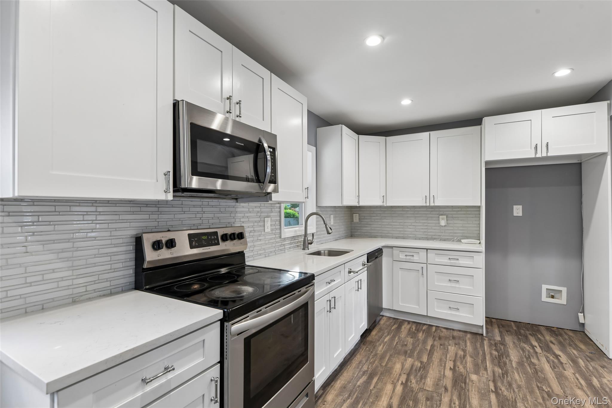 416 Arizona Avenue Property Photo 2