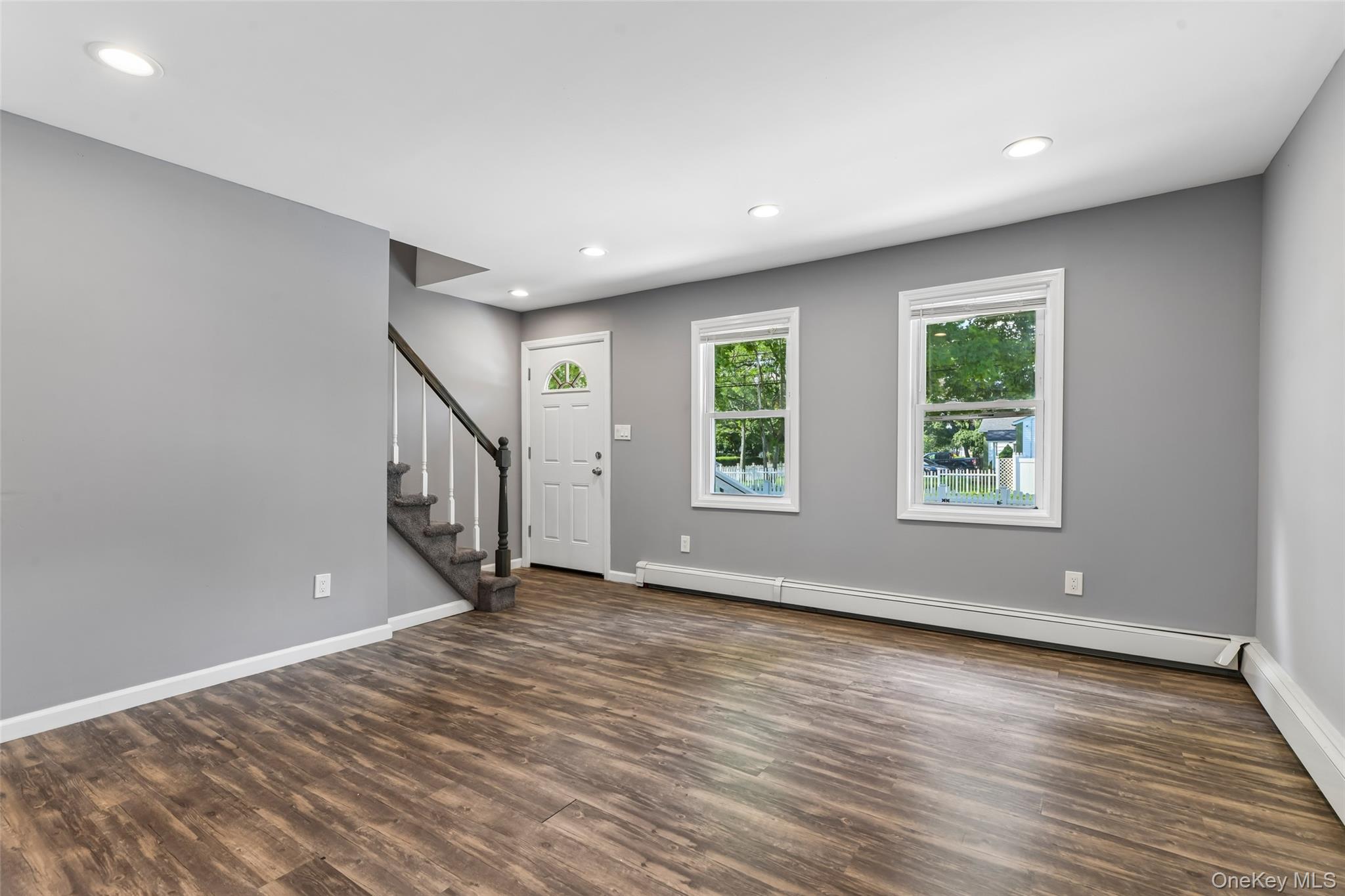 416 Arizona Avenue Property Photo 3