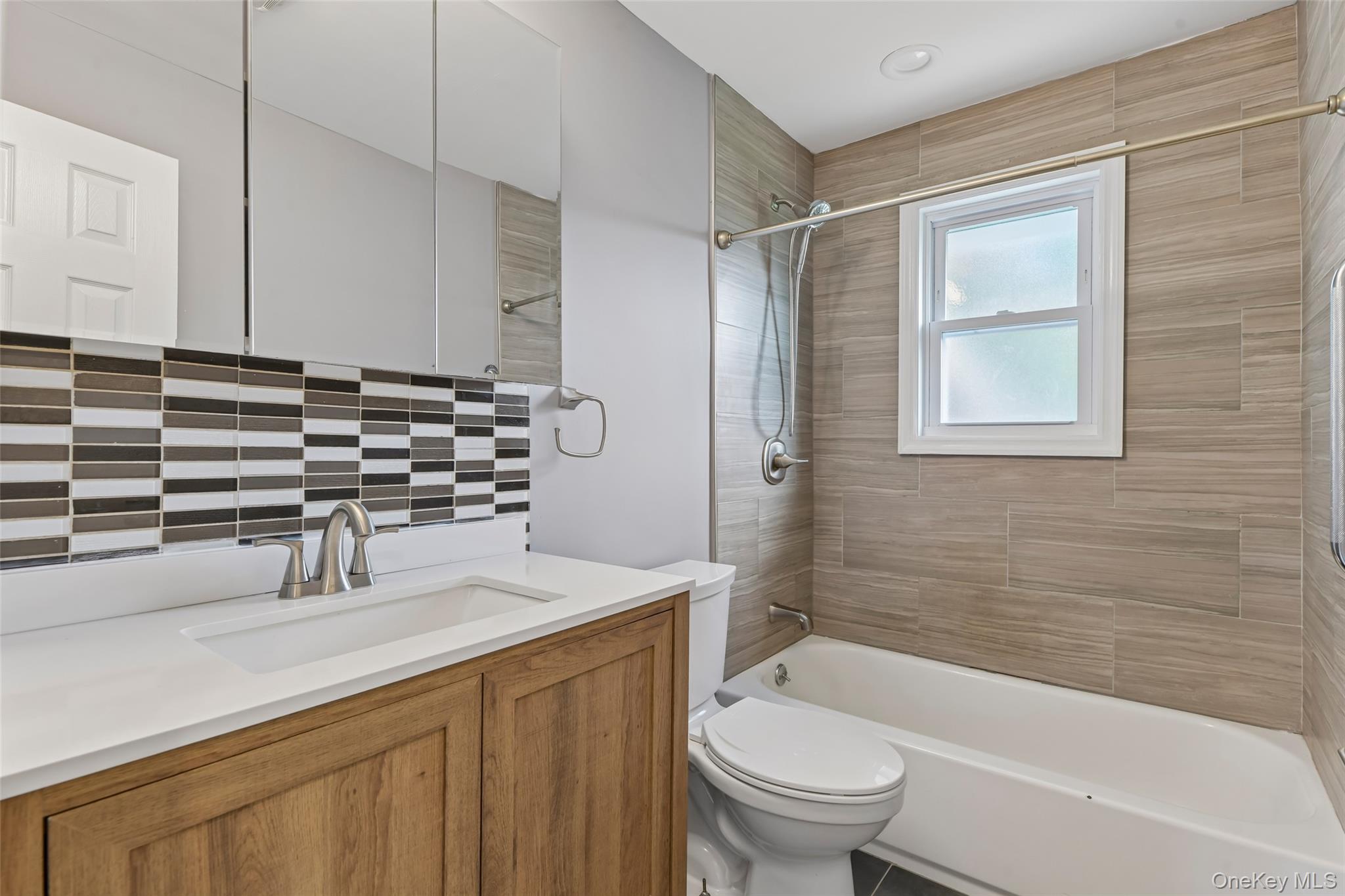 416 Arizona Avenue Property Photo 6