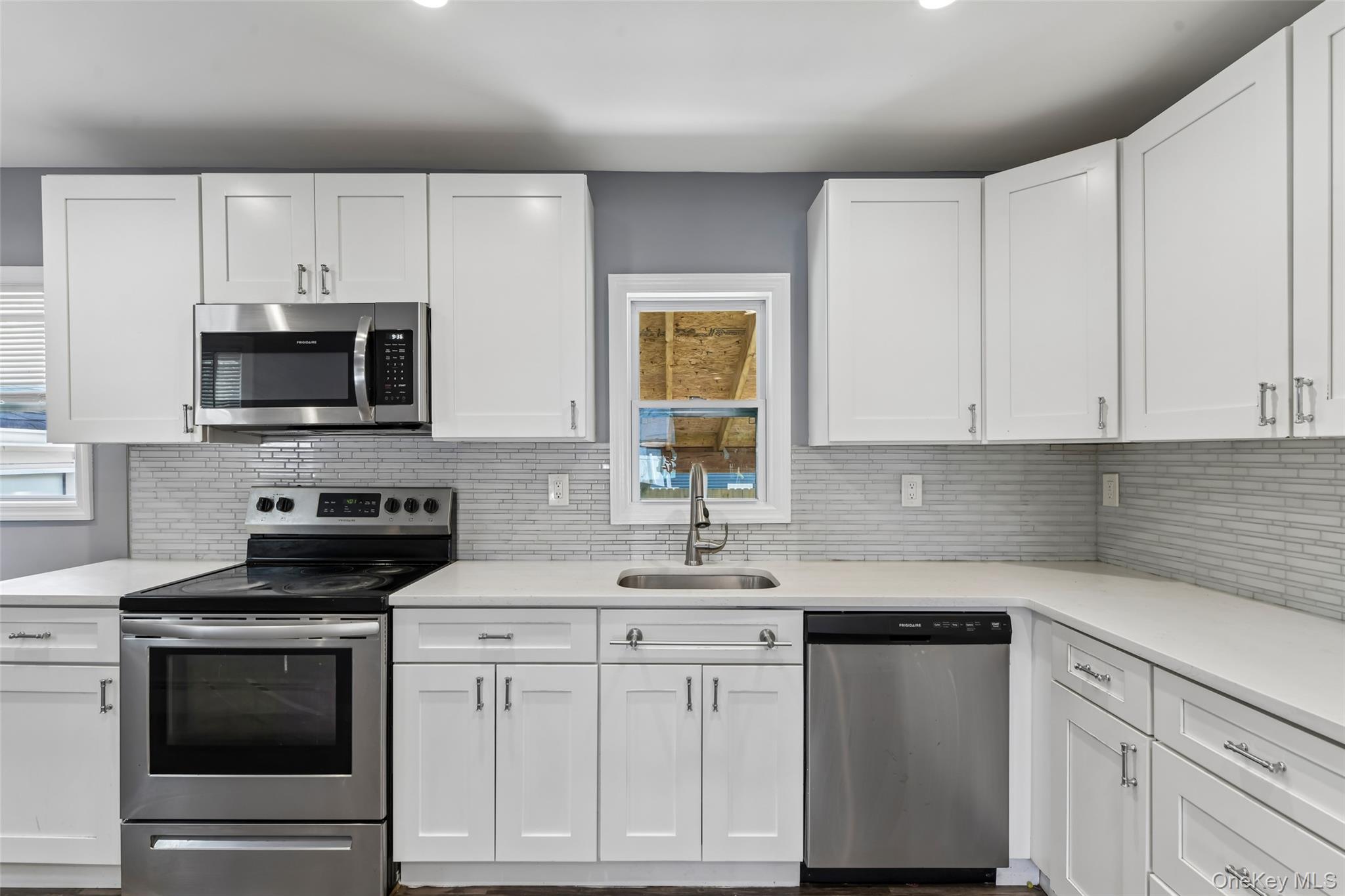 416 Arizona Avenue Property Photo 8