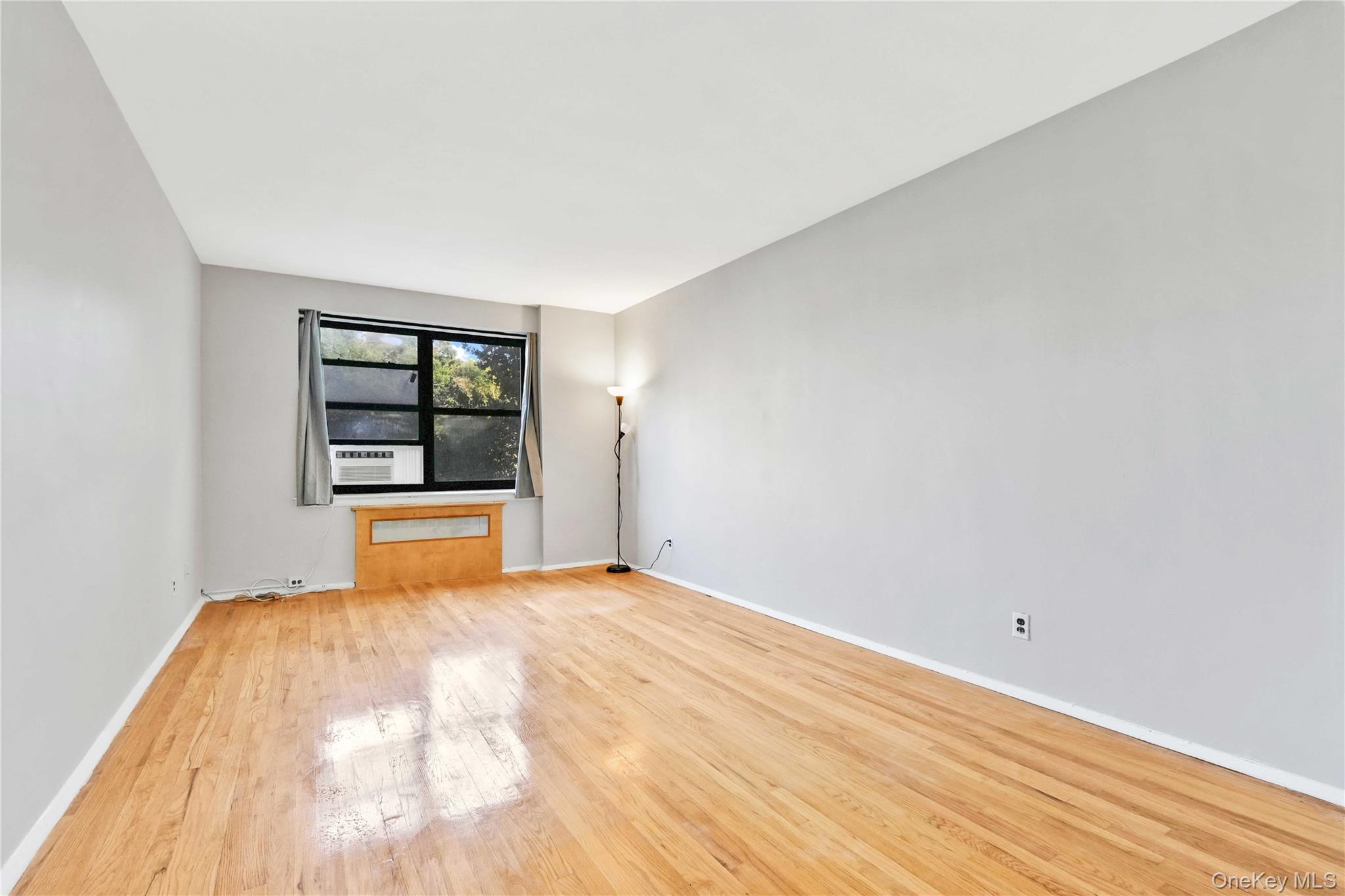 138-18 28th Road 2f Property Photo 2