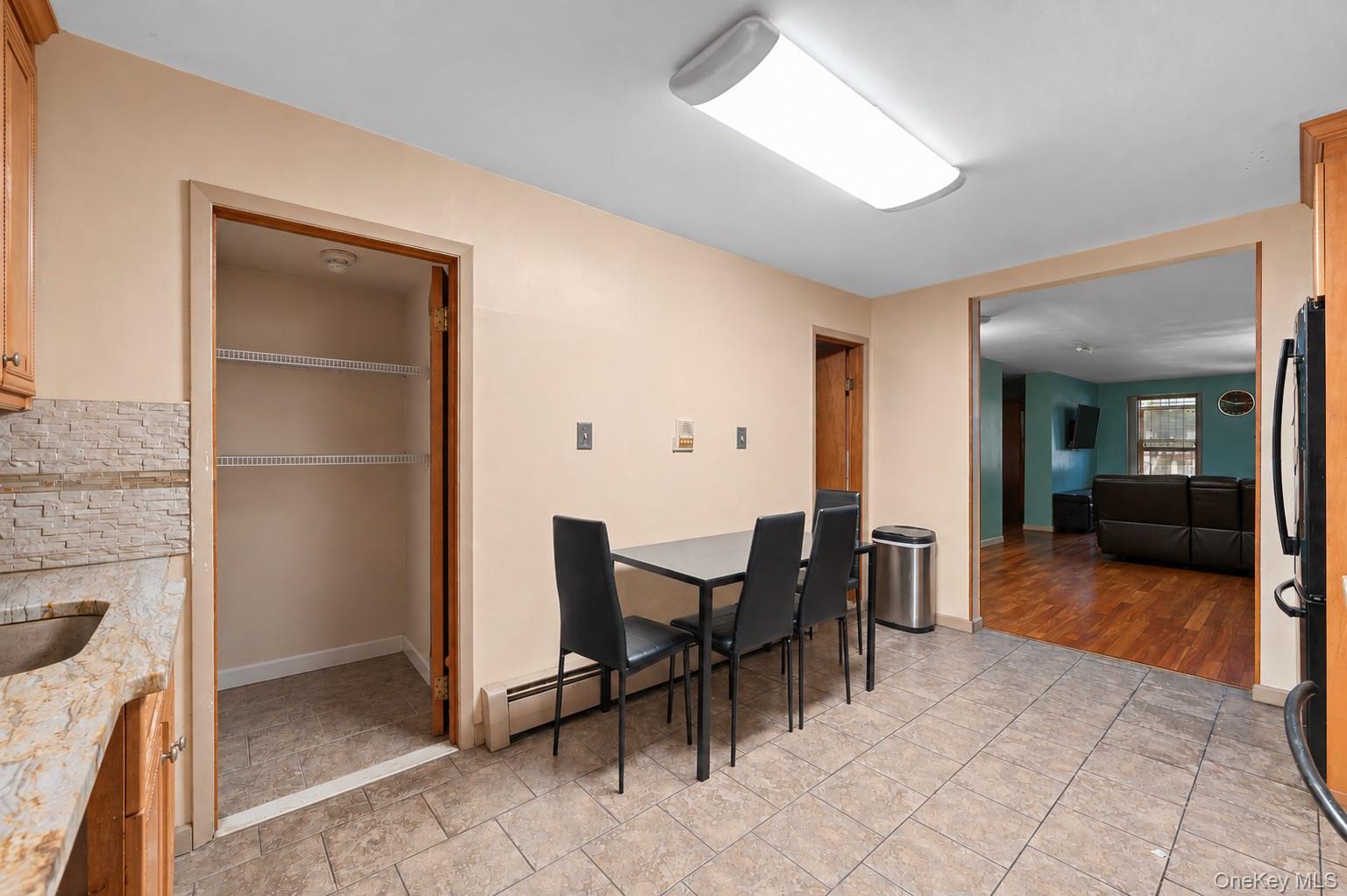 393 Park Place Property Photo 7