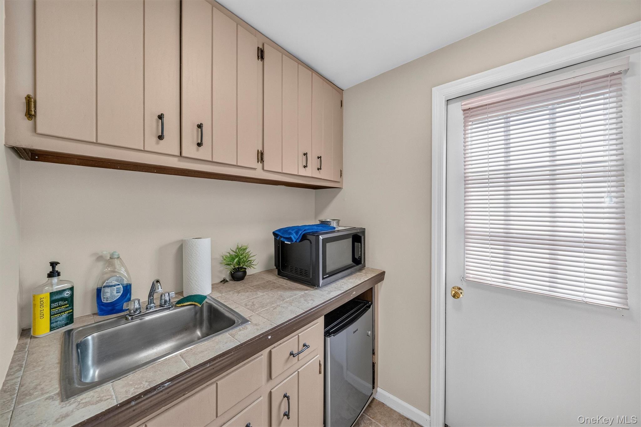 12 Scotchtown Avenue Property Photo 16