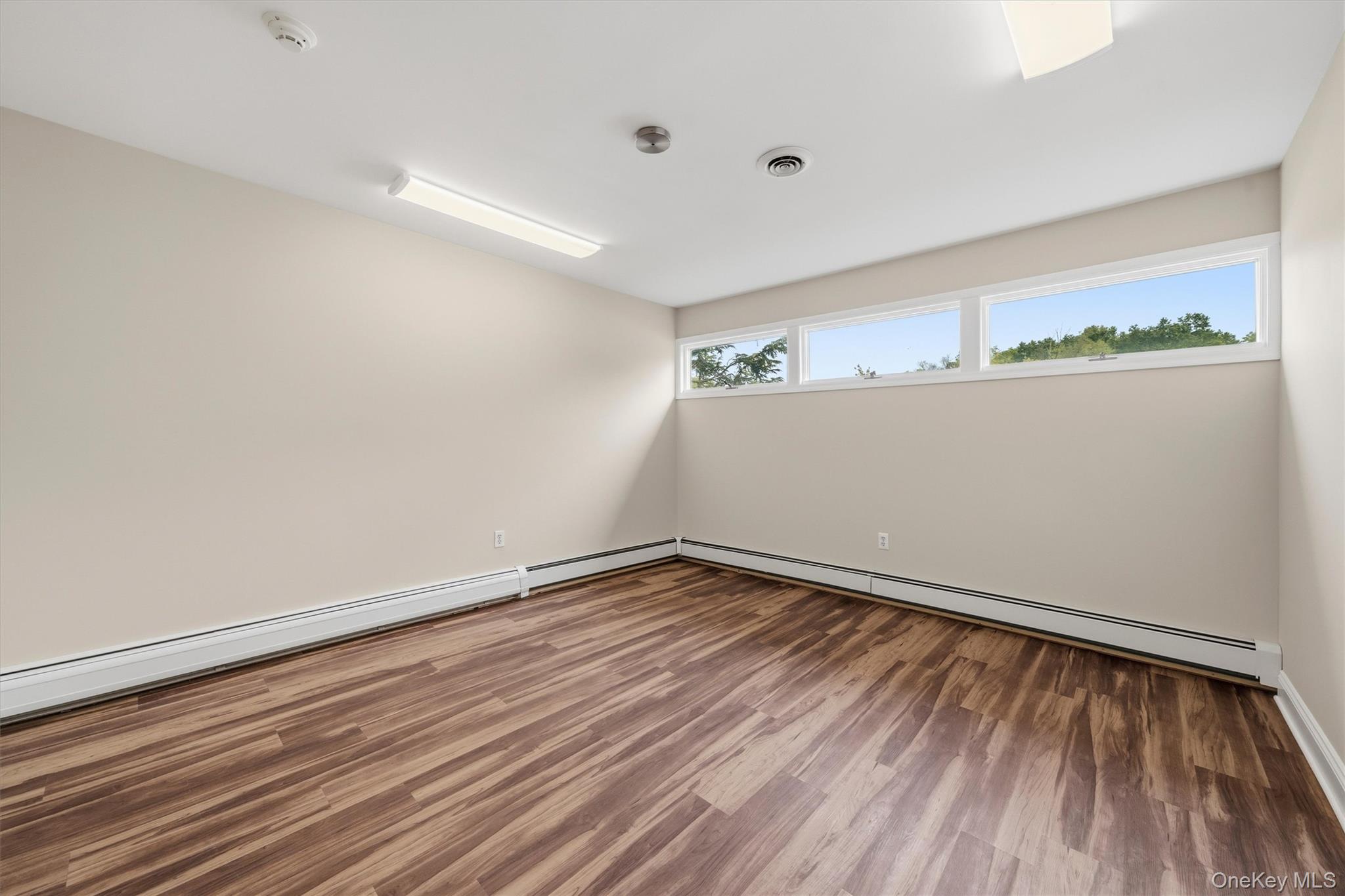 12 Scotchtown Avenue Property Photo 21