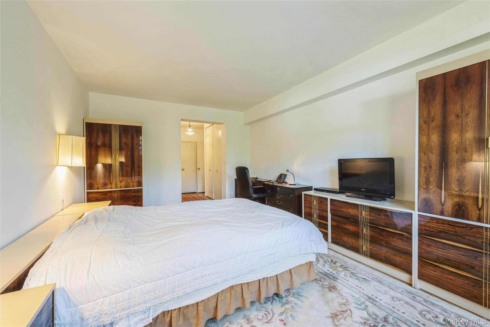 1 Kensington Gate 211 Property Photo 11
