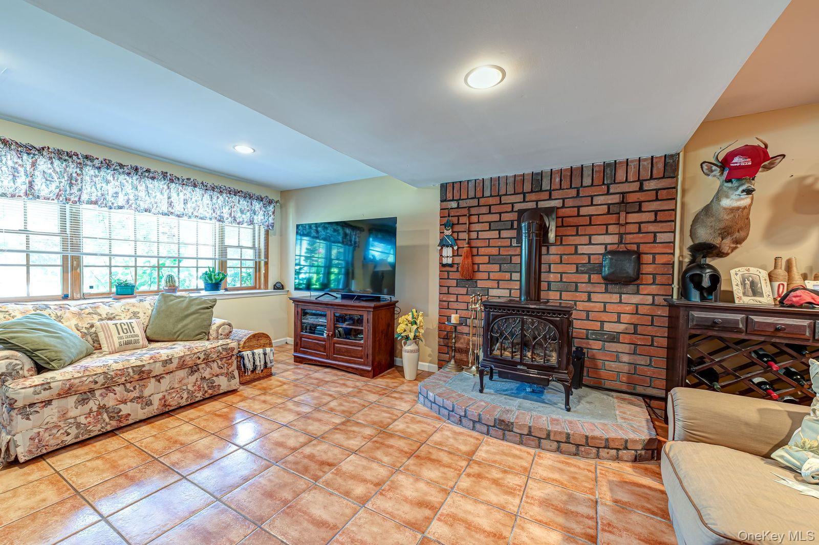 10 Meredith Drive Property Photo 13