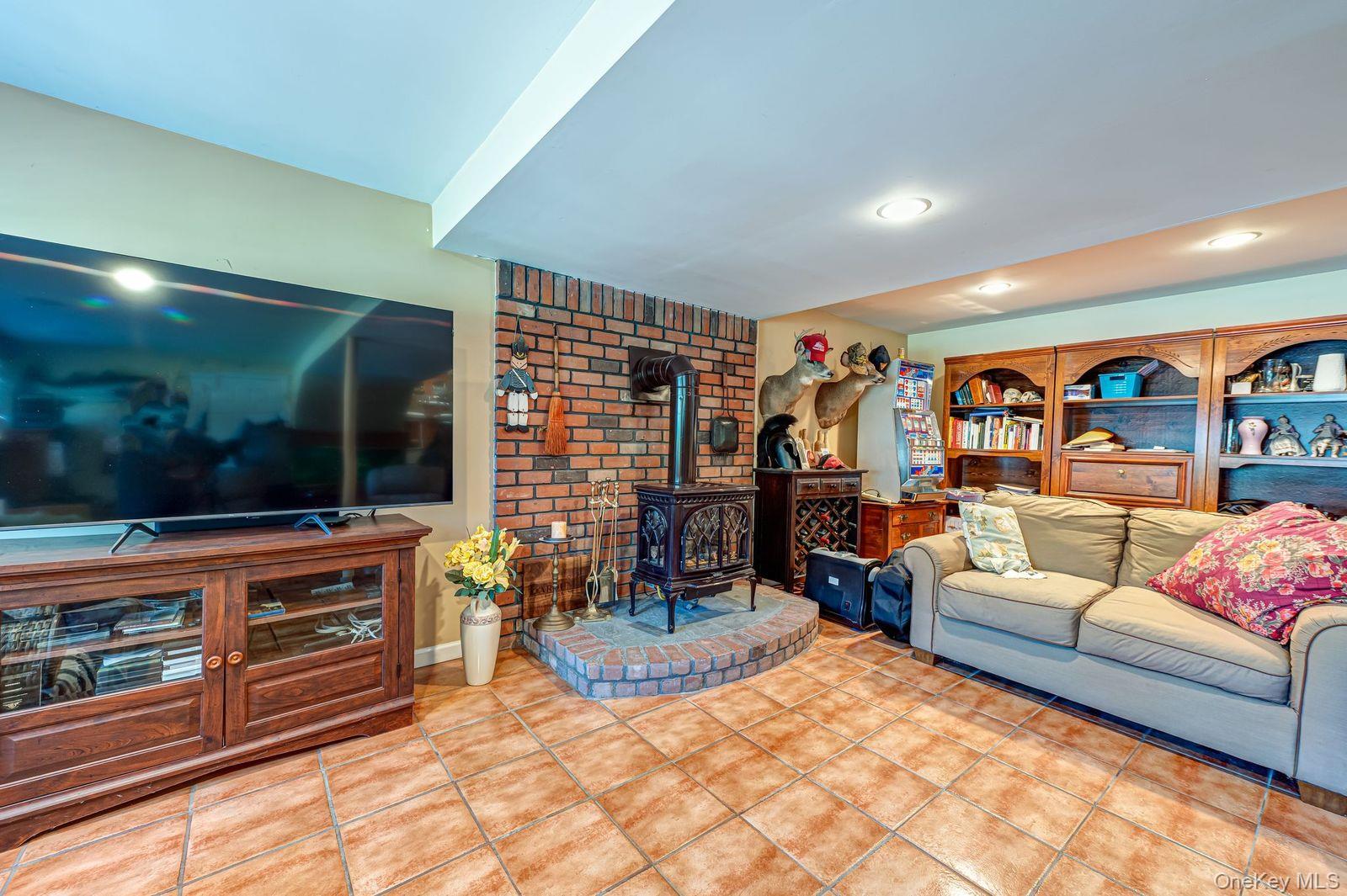 10 Meredith Drive Property Photo 14