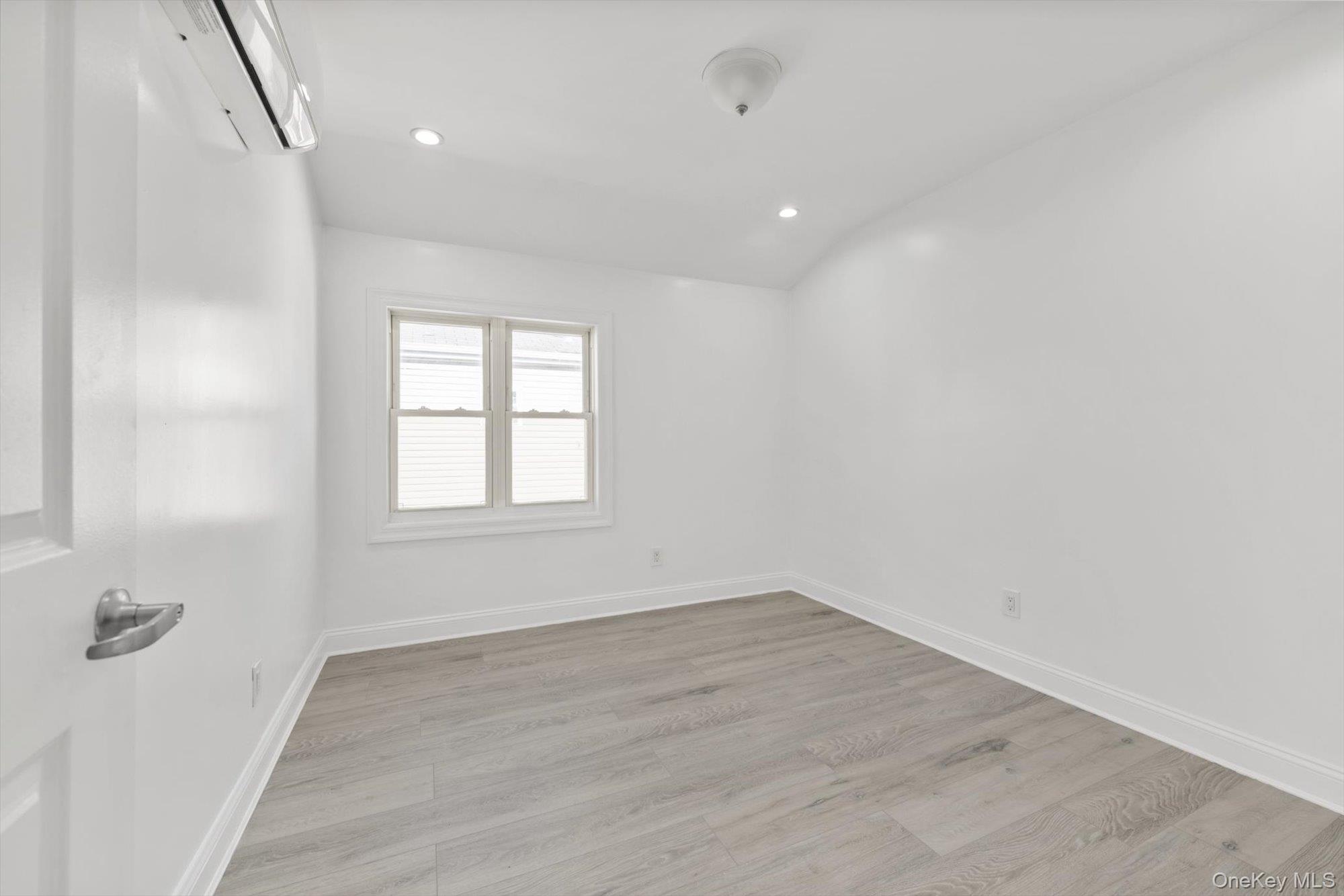 14734 224th Street Property Photo 6