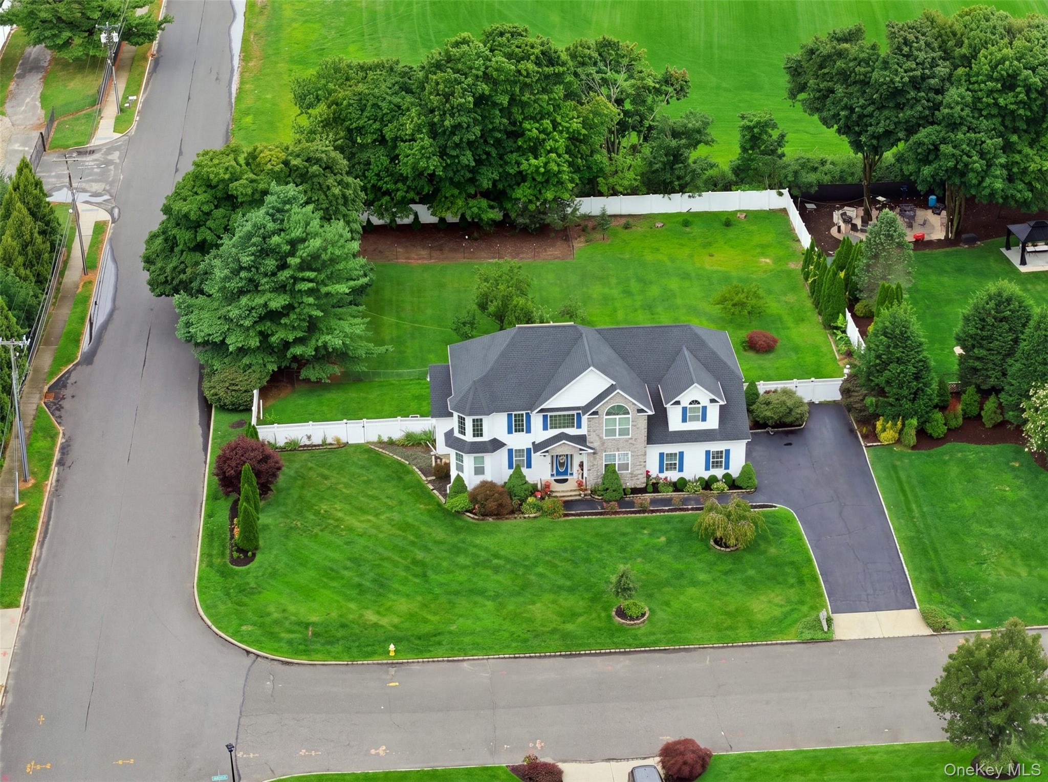 2 Sherwood Drive Property Photo 2