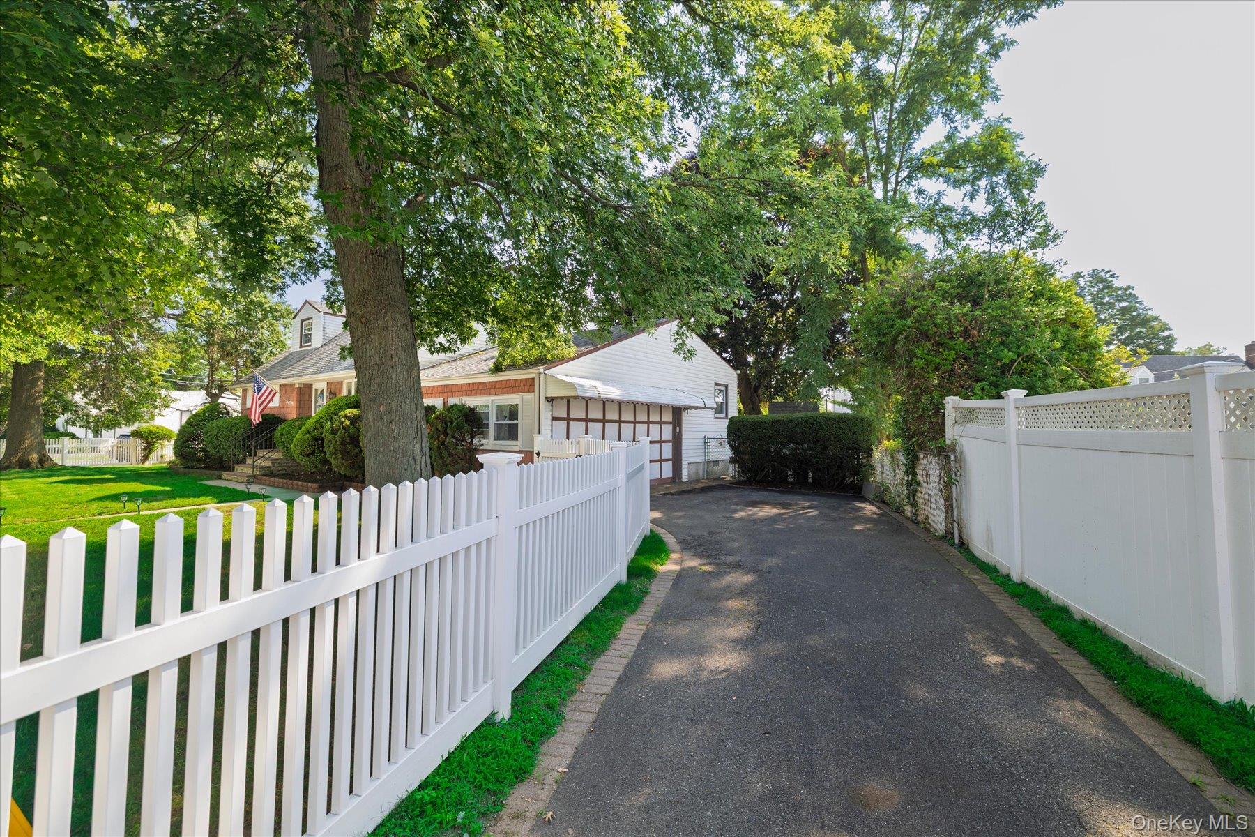 1582 Bellmore Road Property Photo 4