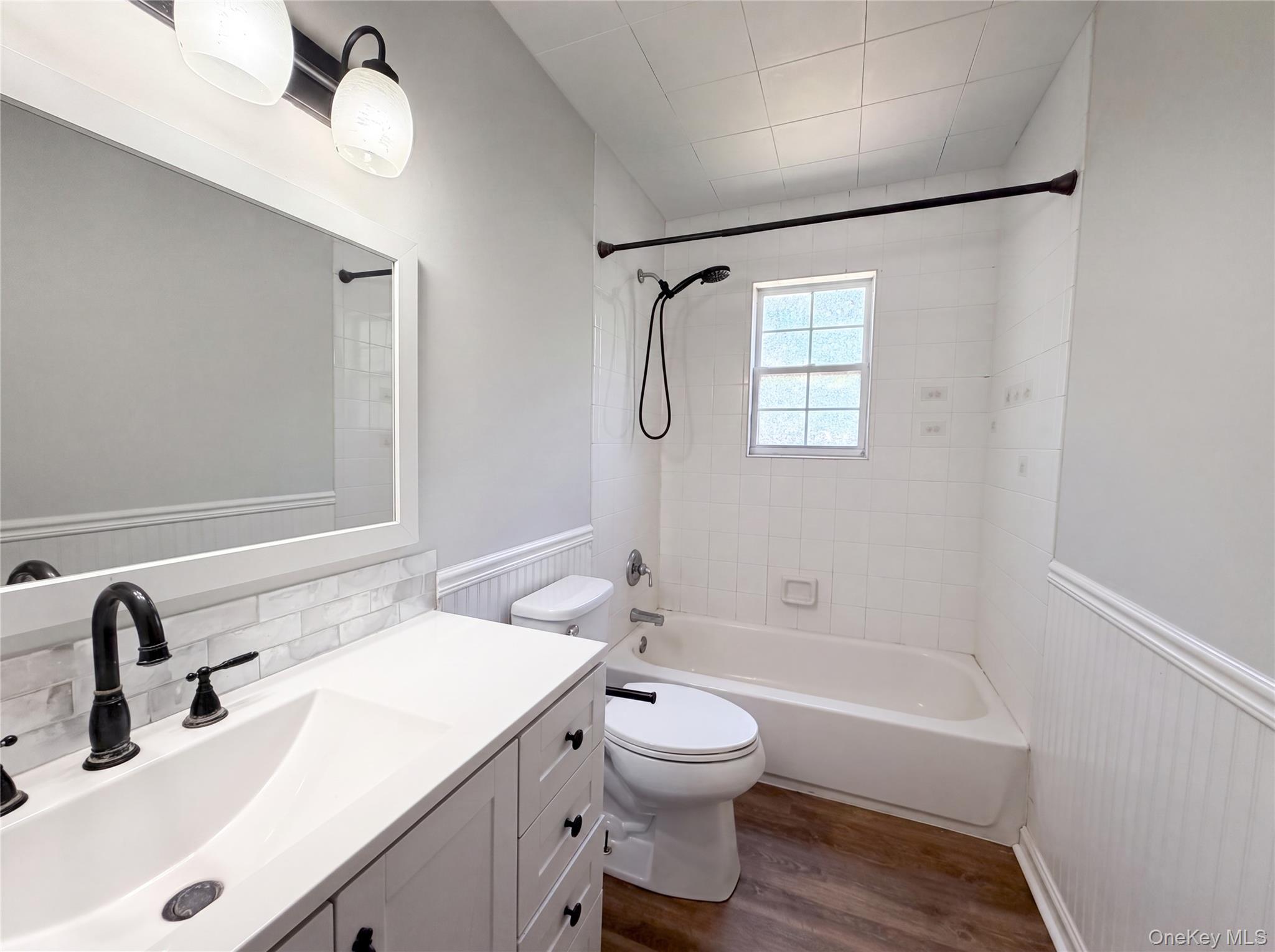 166 Moriches Avenue Property Photo 14