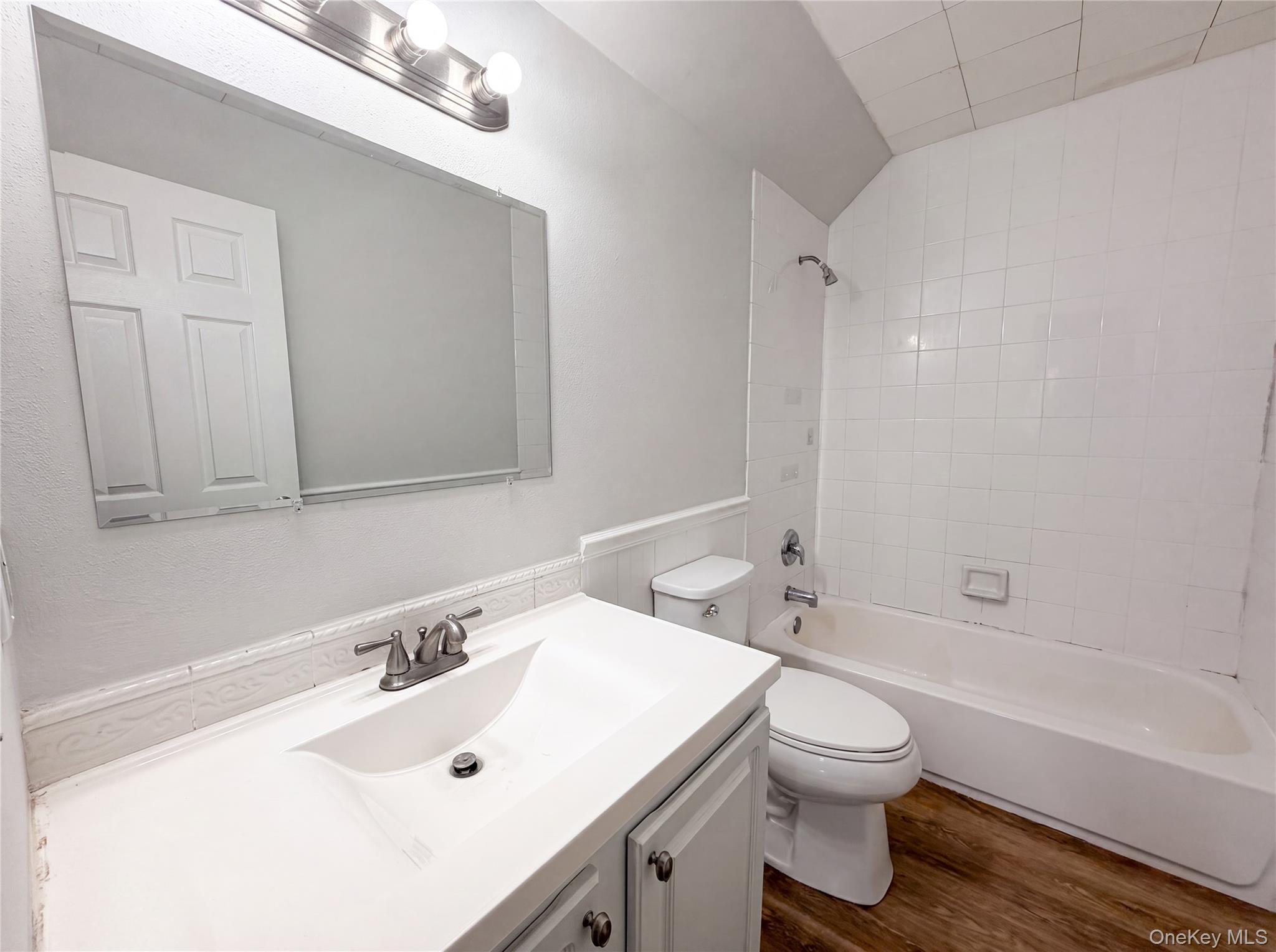 166 Moriches Avenue Property Photo 22
