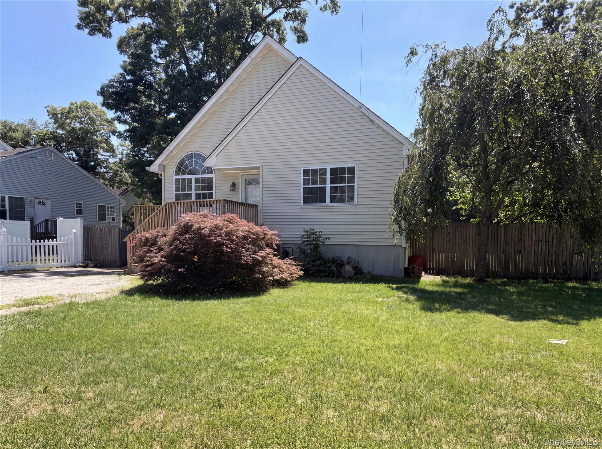166 Moriches Avenue Property Photo 30