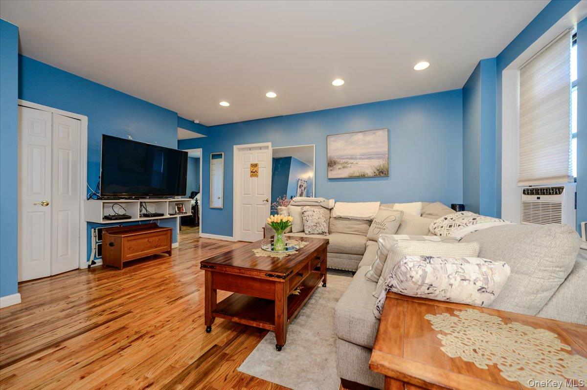 25 W Broadway 417 Property Photo 3
