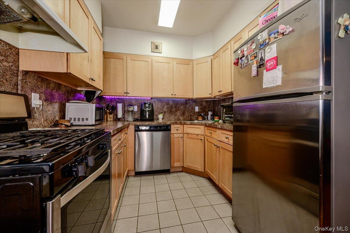 25 W Broadway 417 Property Photo 4